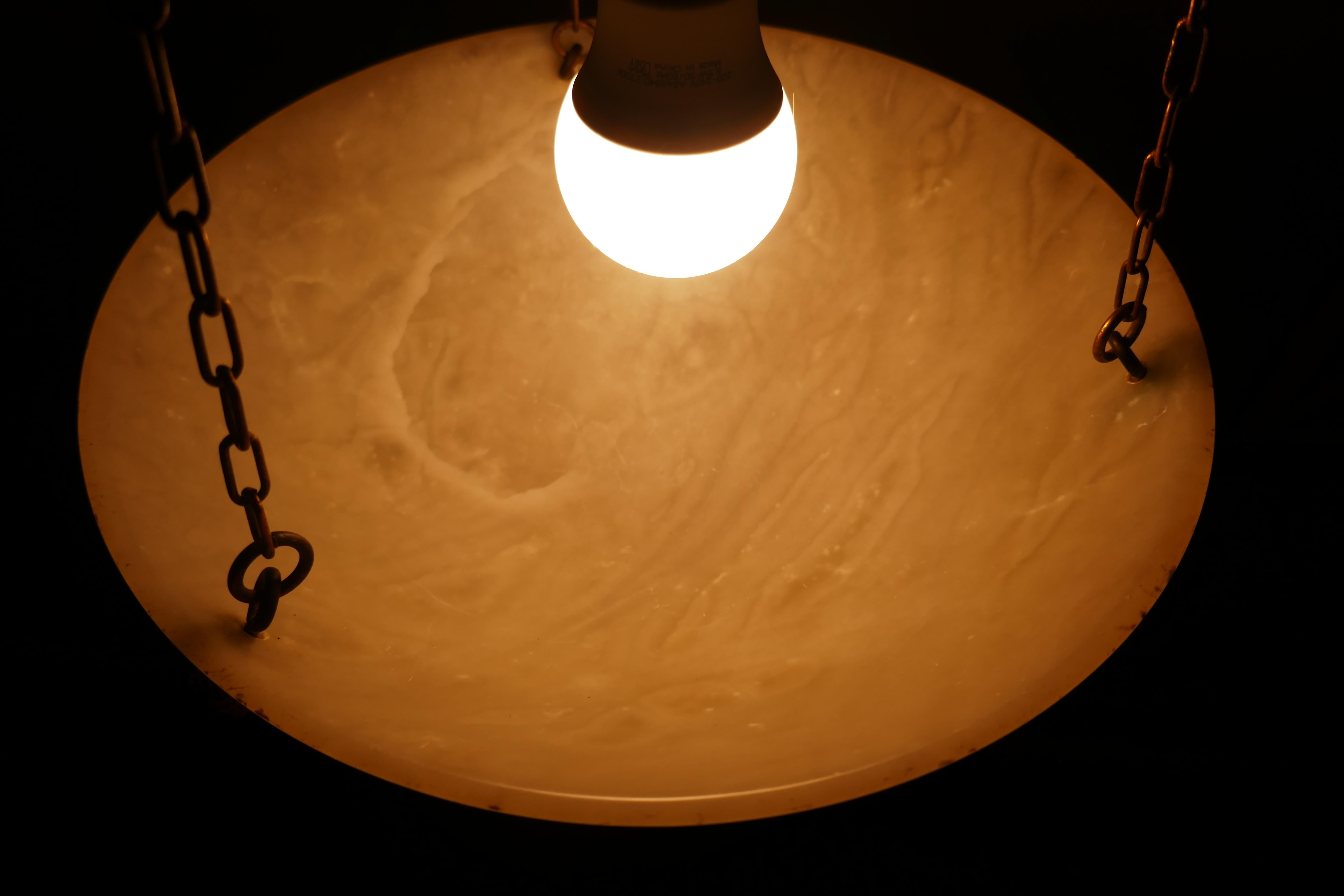 Art Deco alabaster chandelier. in vendita 2