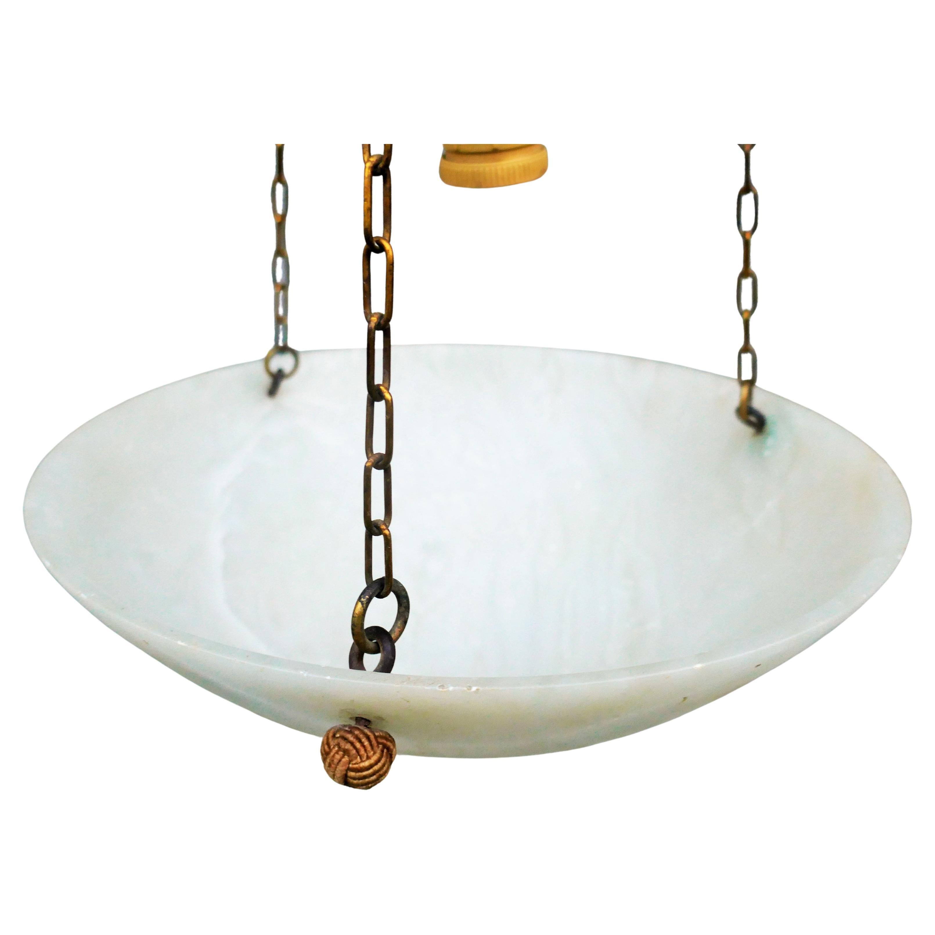 Alabastro Art Deco alabaster chandelier. in vendita