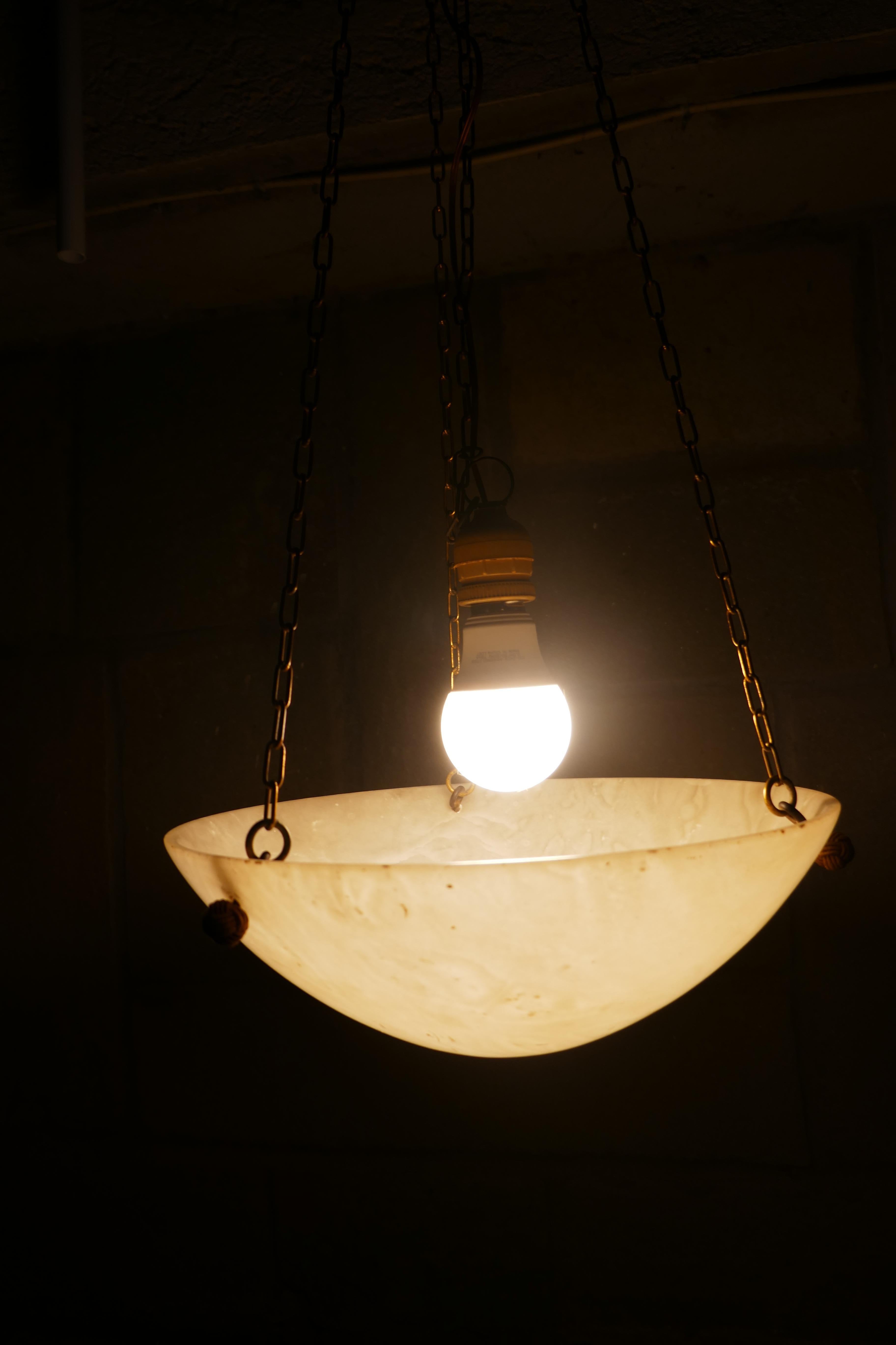 Art Deco alabaster chandelier. in vendita 1