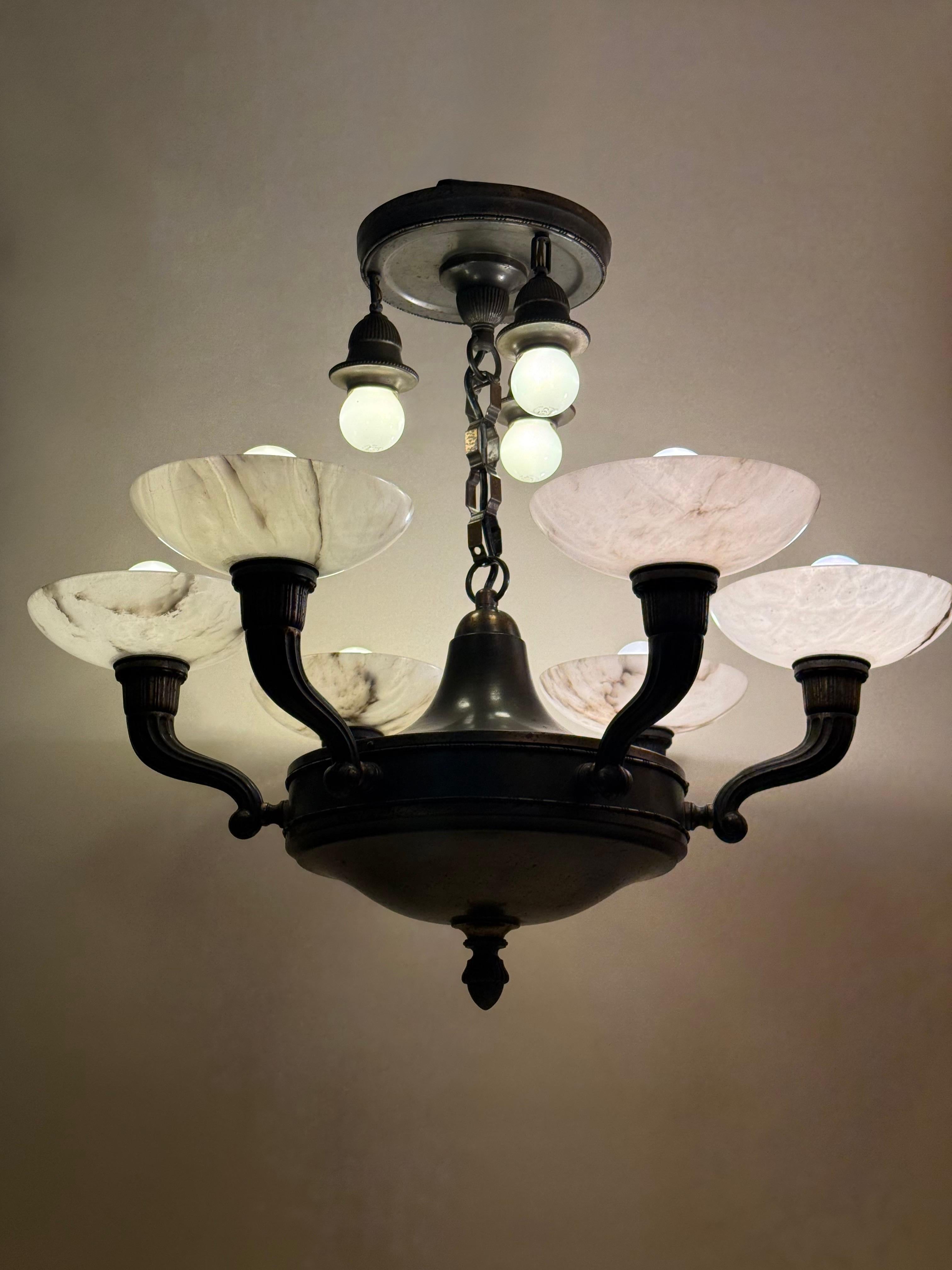 Art Deco Alabaster-Kronleuchter mit 9 Lichtern, Deutschland 1930er Jahre im Angebot 5