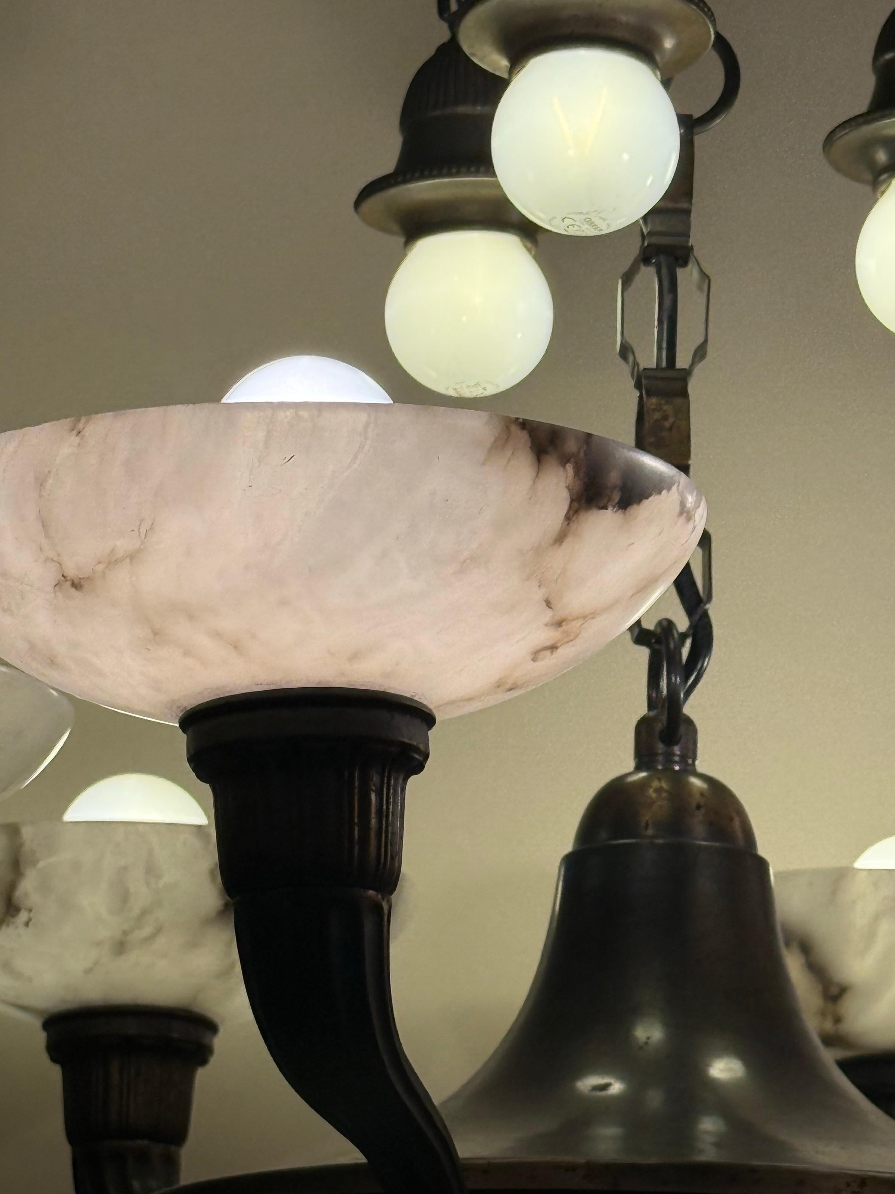 Art Deco Alabaster-Kronleuchter mit 9 Lichtern, Deutschland 1930er Jahre im Angebot 2