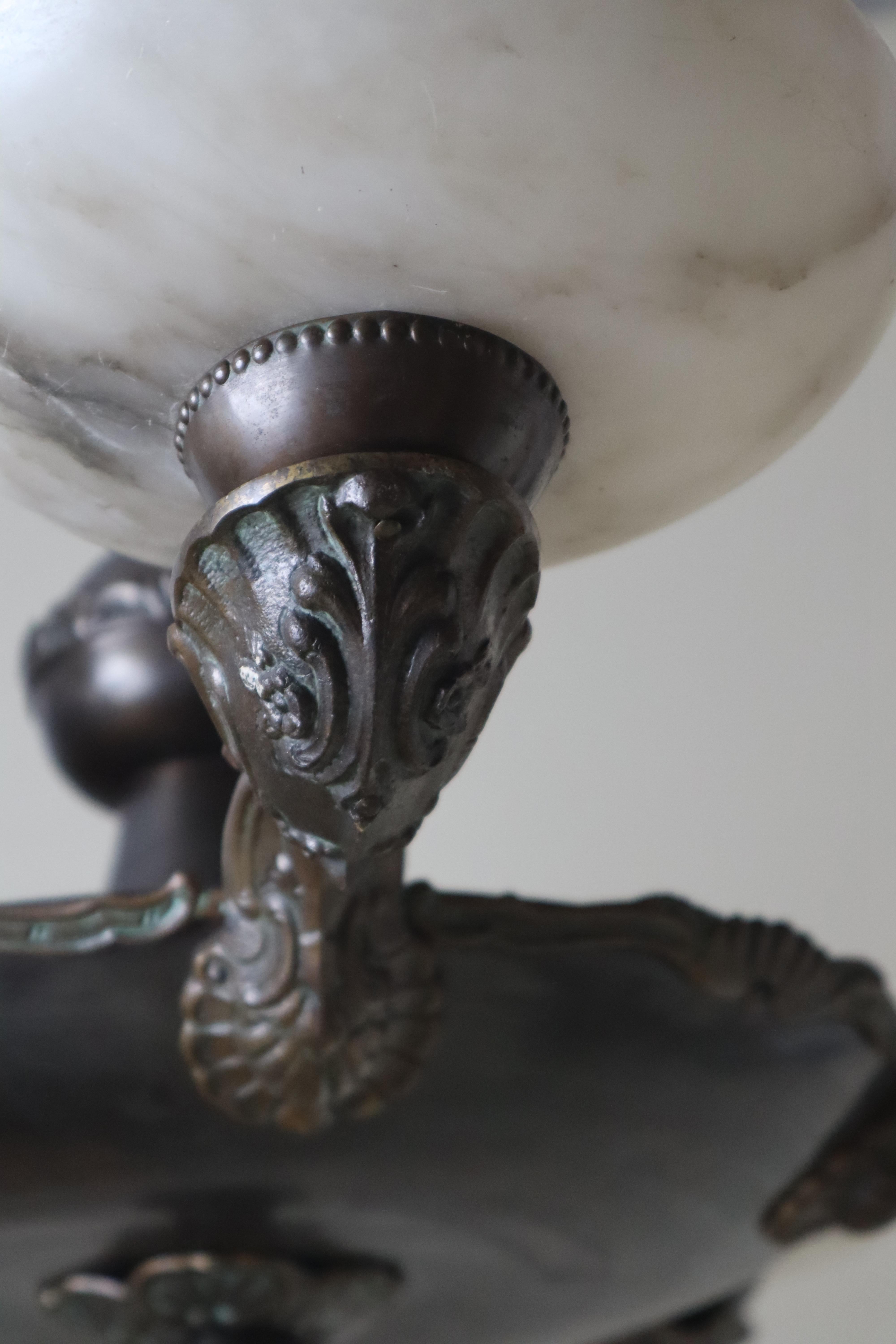 Araña Art Decó de alabastro con adornos florales, años 30 en Bueno estado para la venta en Hannover, DE