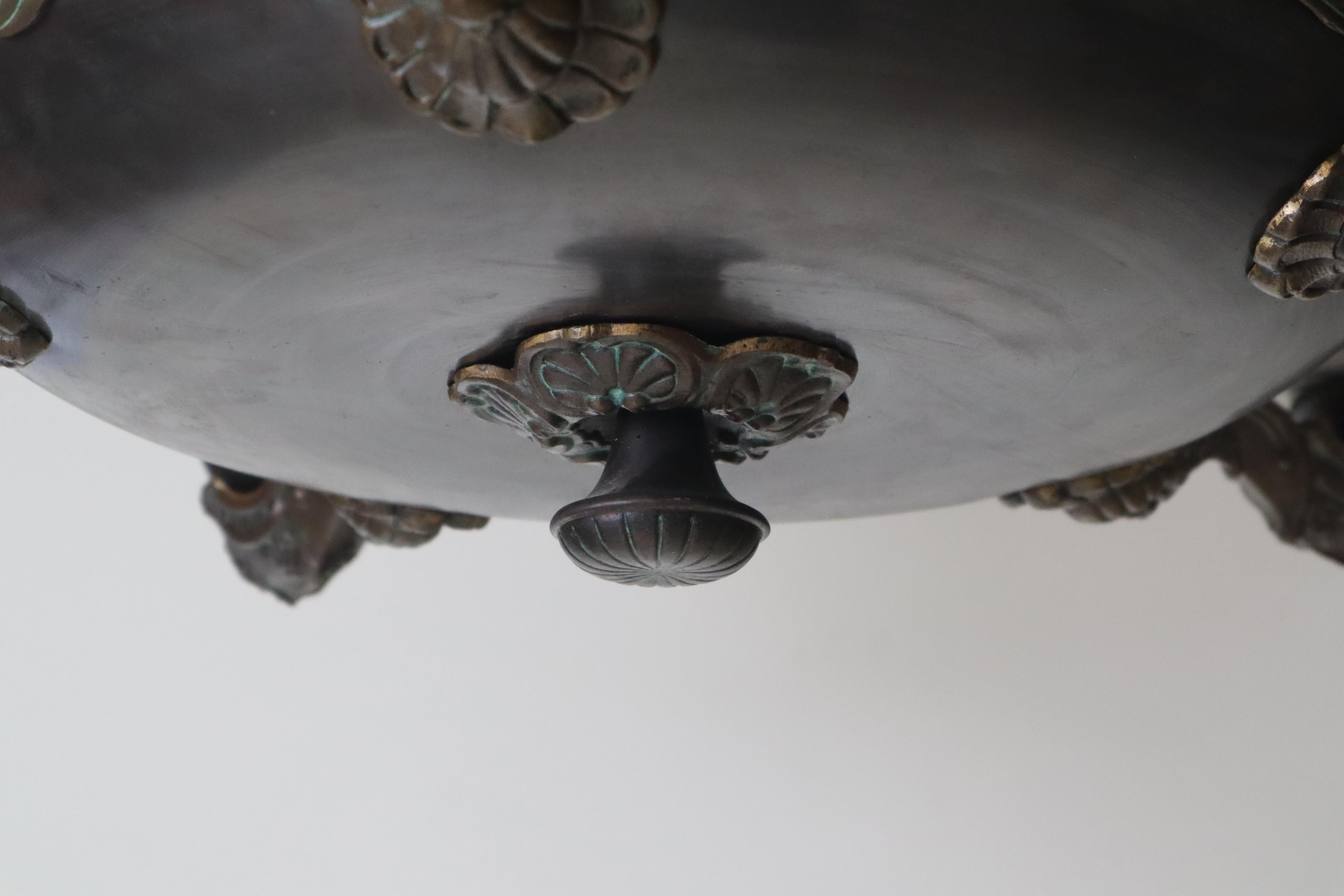 Araña Art Decó de alabastro con adornos florales, años 30 mediados del siglo XX en venta