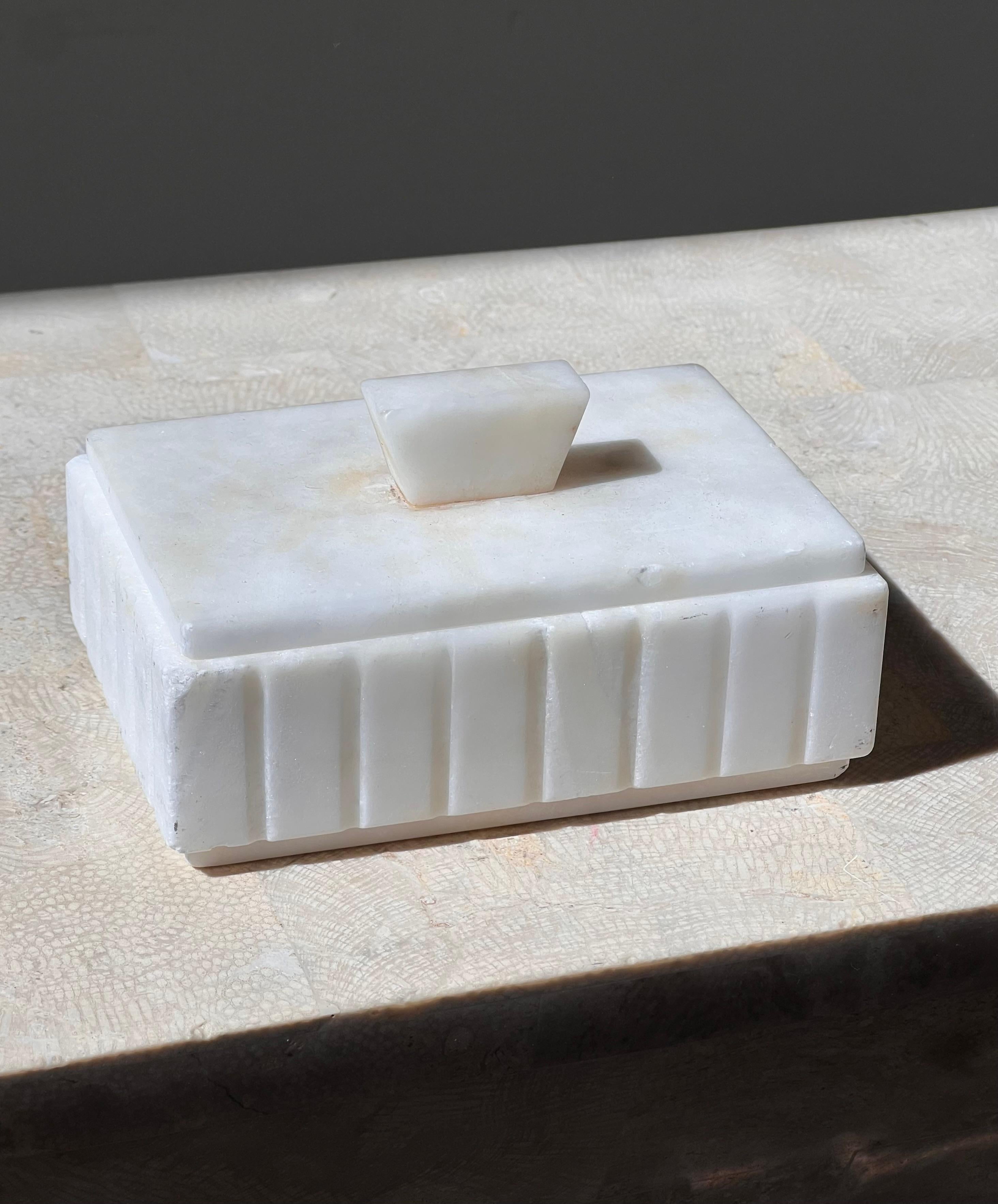 Art deco alabaster decorative trinket box, 20th century 4