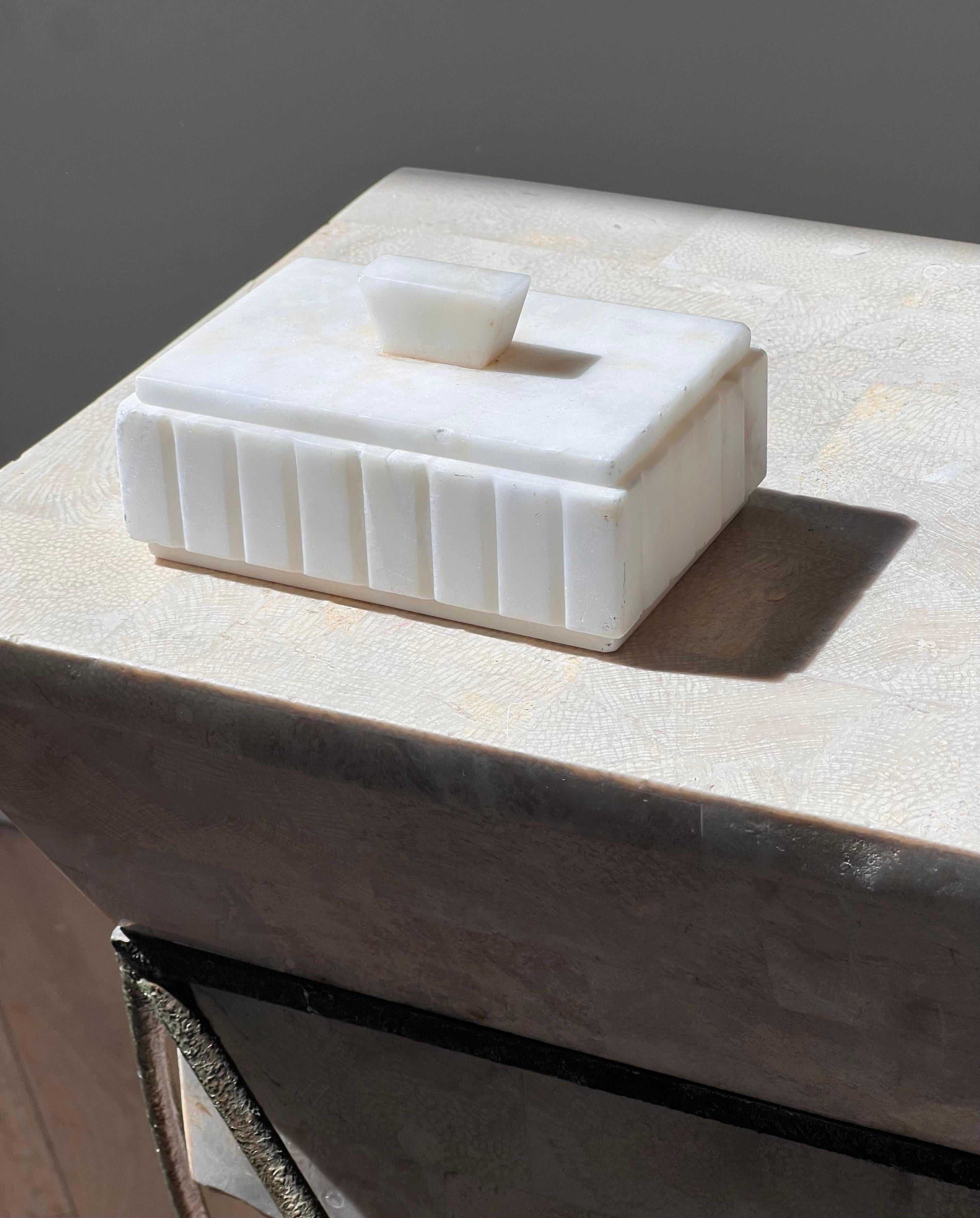 Art deco alabaster decorative trinket box, 20th century 5