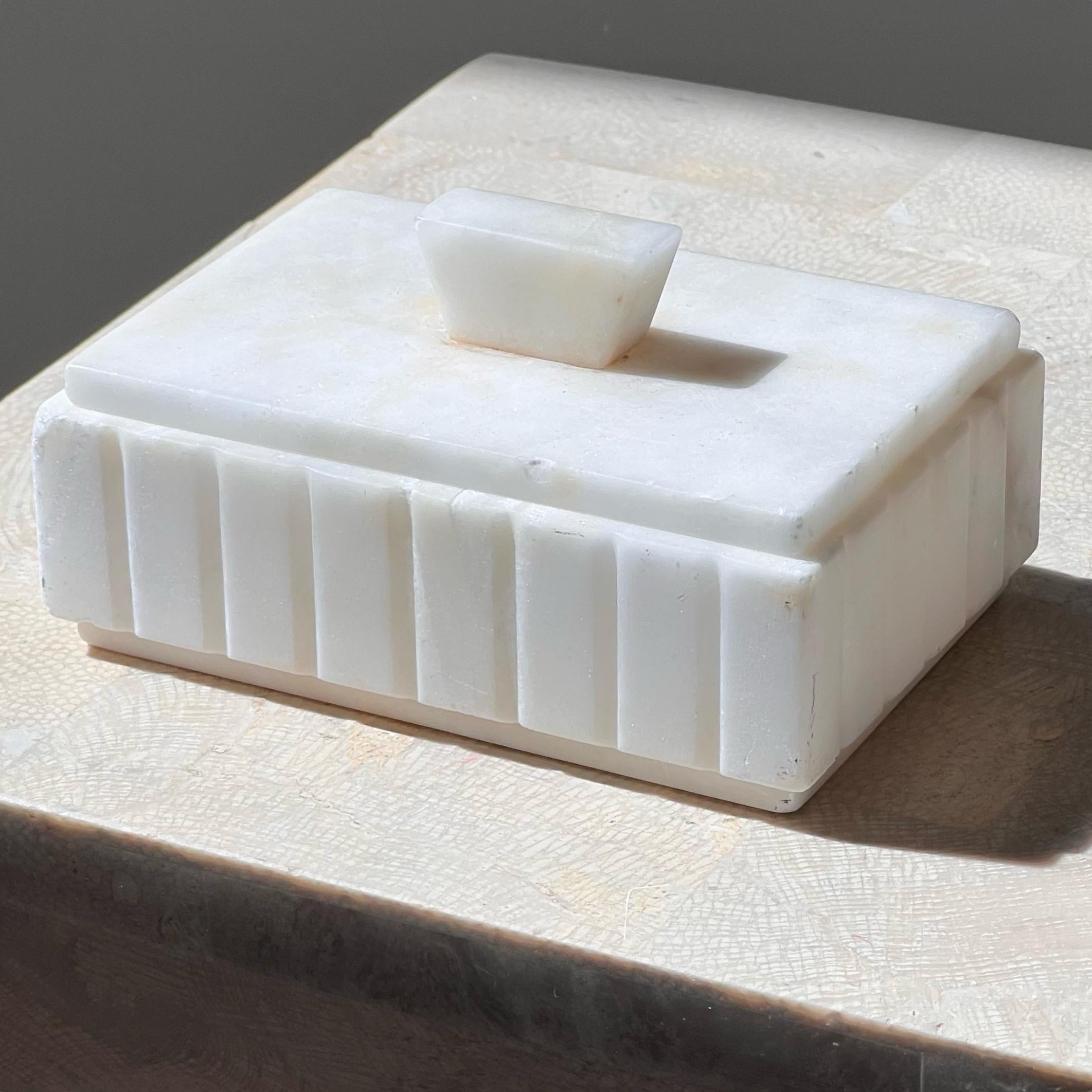 Art Deco Art deco alabaster decorative trinket box, 20th century
