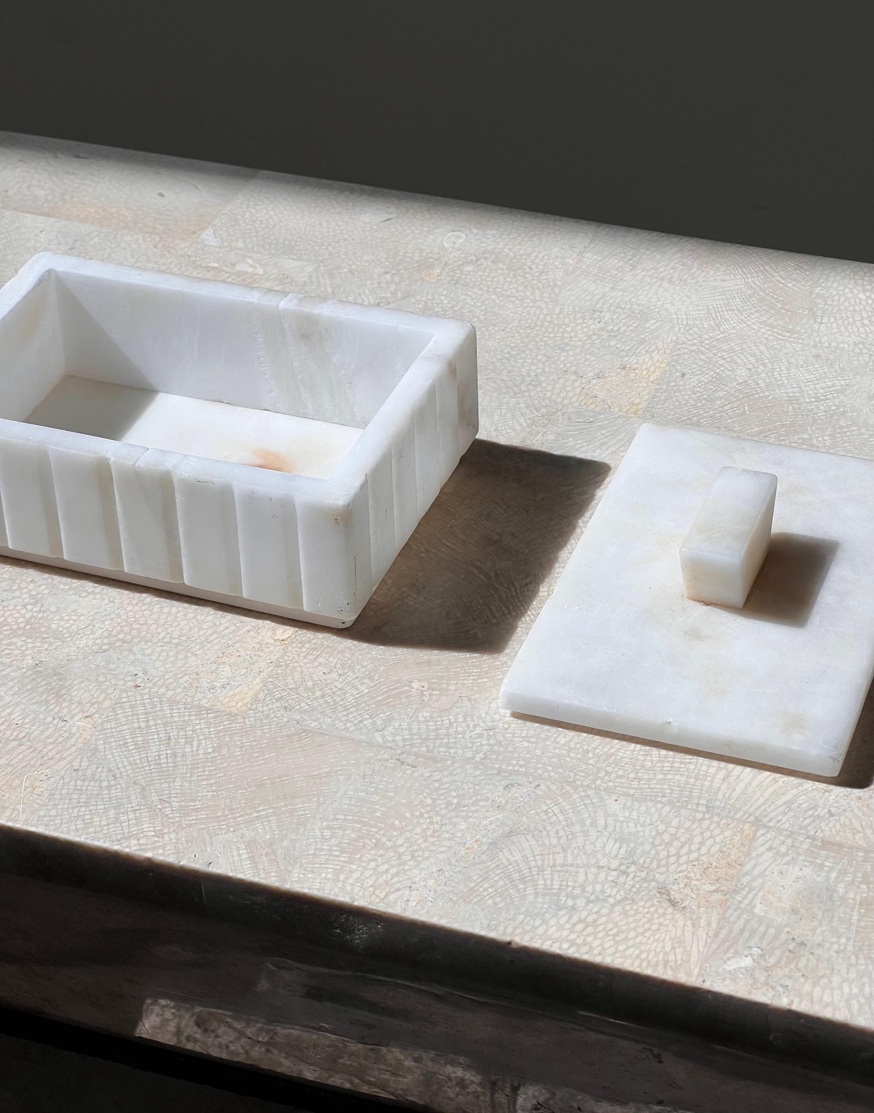 Art deco alabaster decorative trinket box, 20th century 2