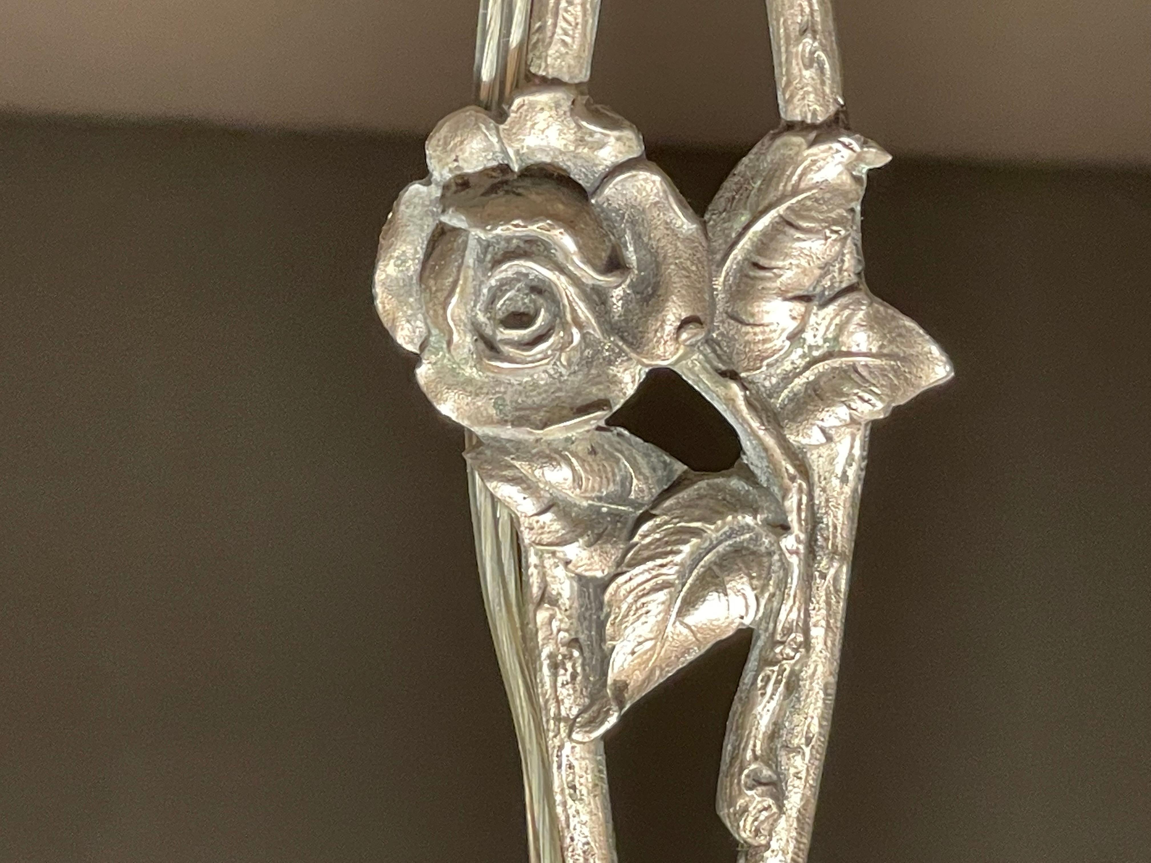 Art Deco Alabaster Pendant / Chandelier w. Glass Shades & Bronze Rose Sculptures For Sale 1