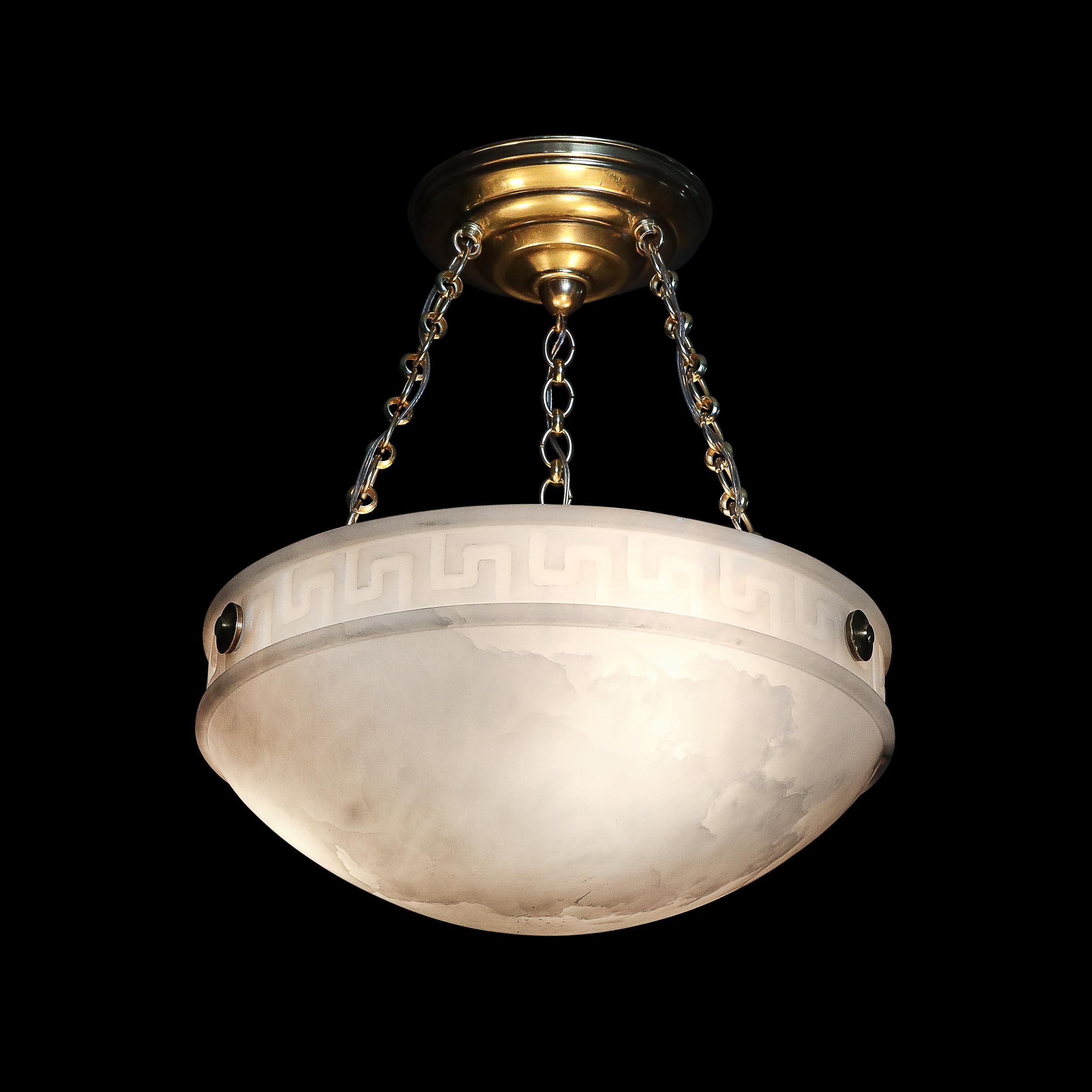 Araña colgante Art Déco de alabastro con detalles de llave griega y accesorios de latón en venta 9