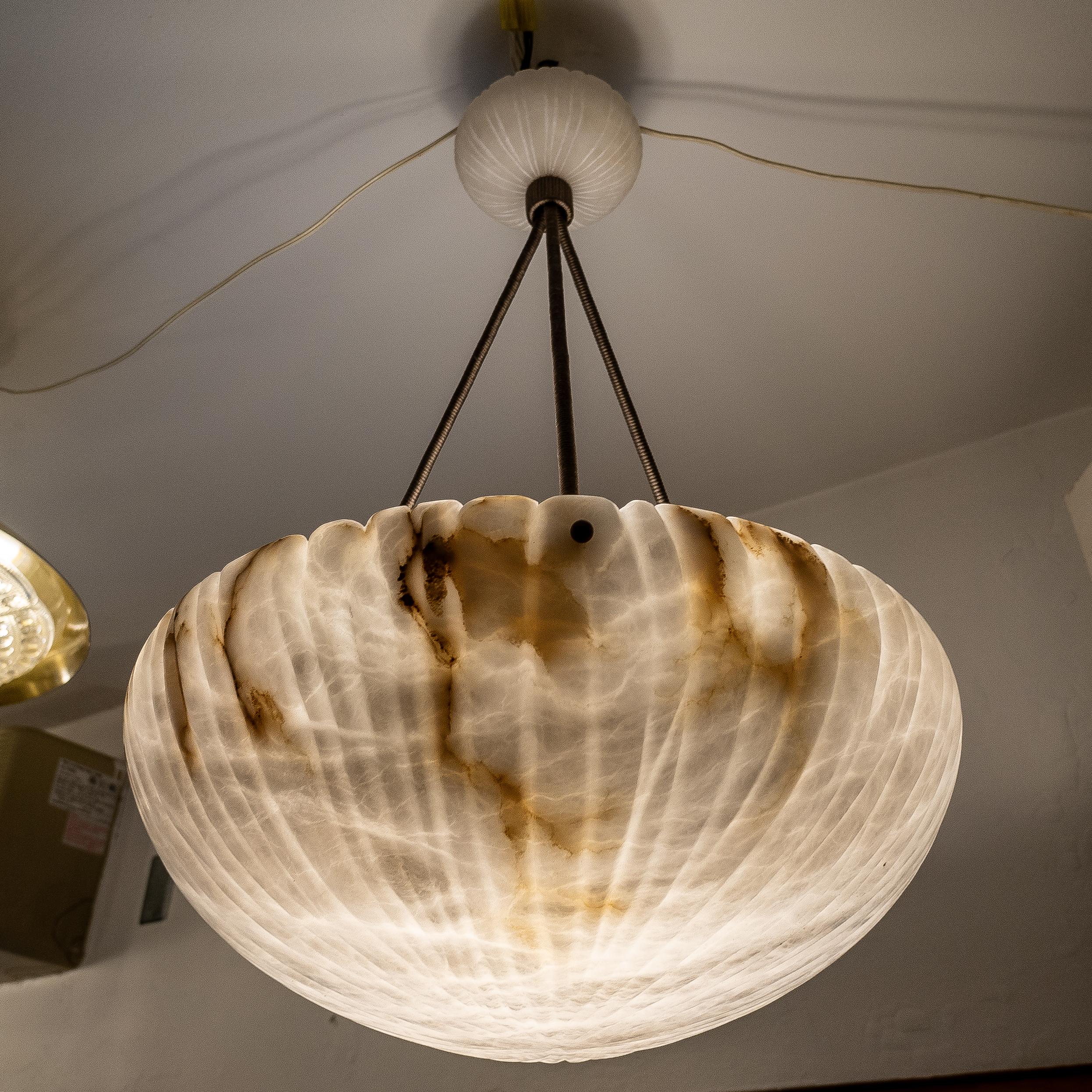 Albâtre Lampe à suspension Art Déco albâtre en vente