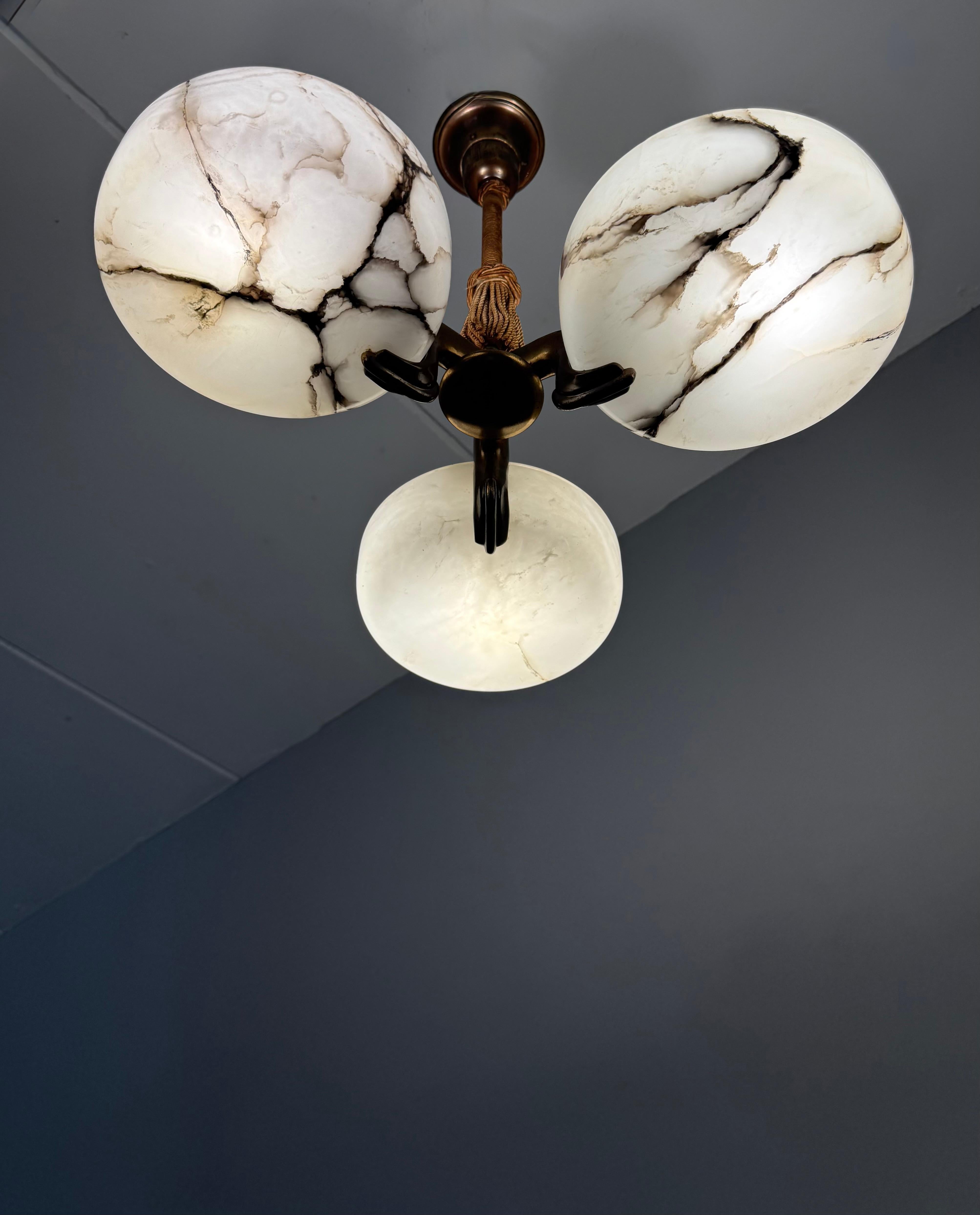 Stunning and Rare Art Deco Alabaster Chandelier, early 20th Century, Italy For Sale 13