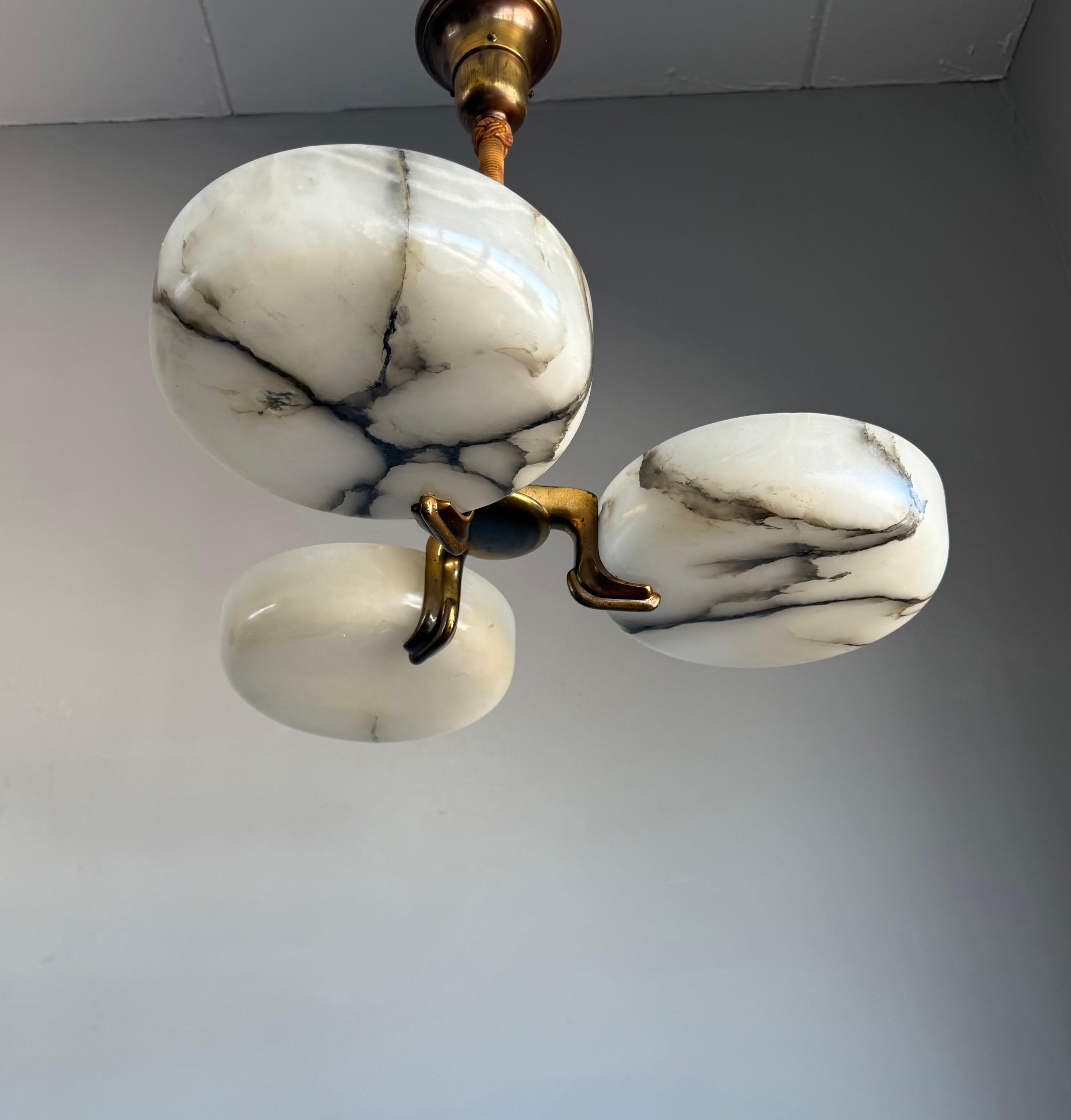 Stunning and Rare Art Deco Alabaster Chandelier, early 20th Century, Italy In Good Condition For Sale In Lisse, NL