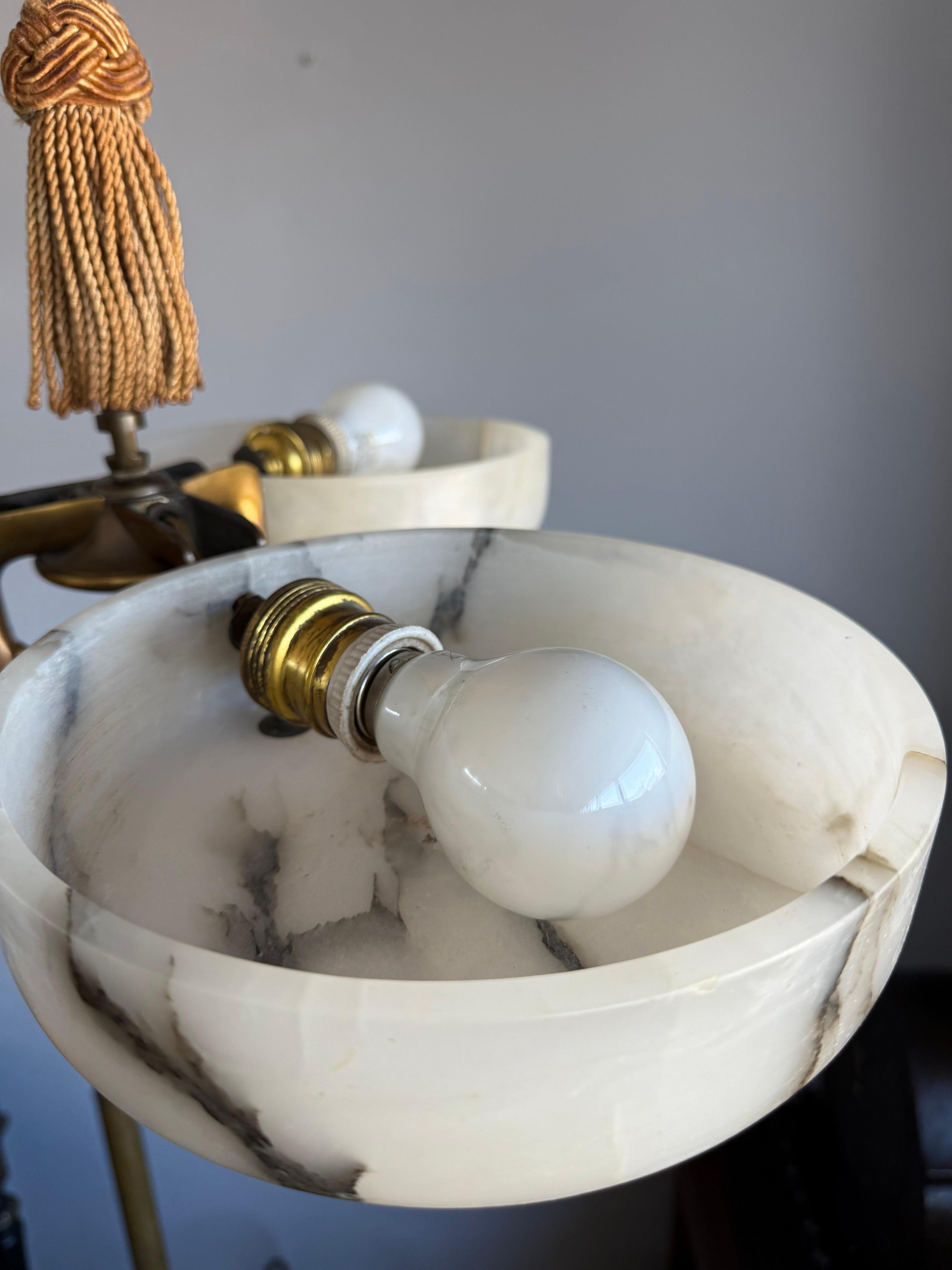 Stunning and Rare Art Deco Alabaster Chandelier, early 20th Century, Italy For Sale 2