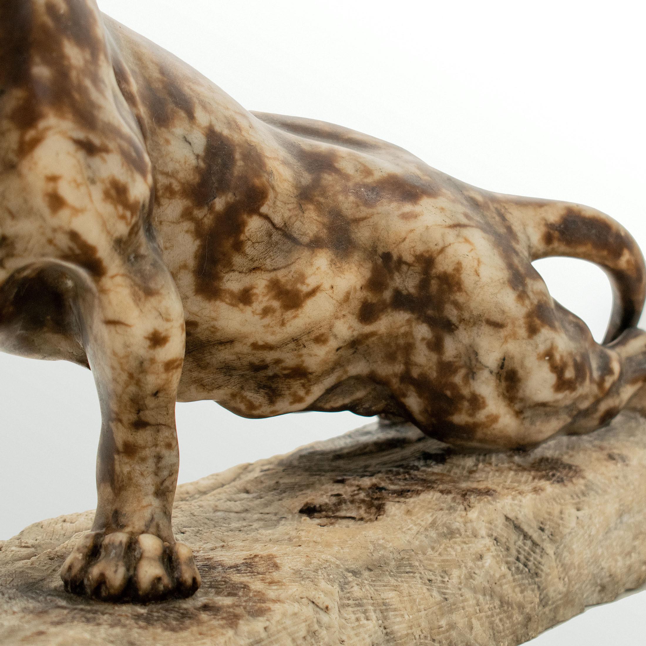 Hand-Carved Art Deco Alabaster sculpture depicting a Roaring Tiger, early 20th century For Sale