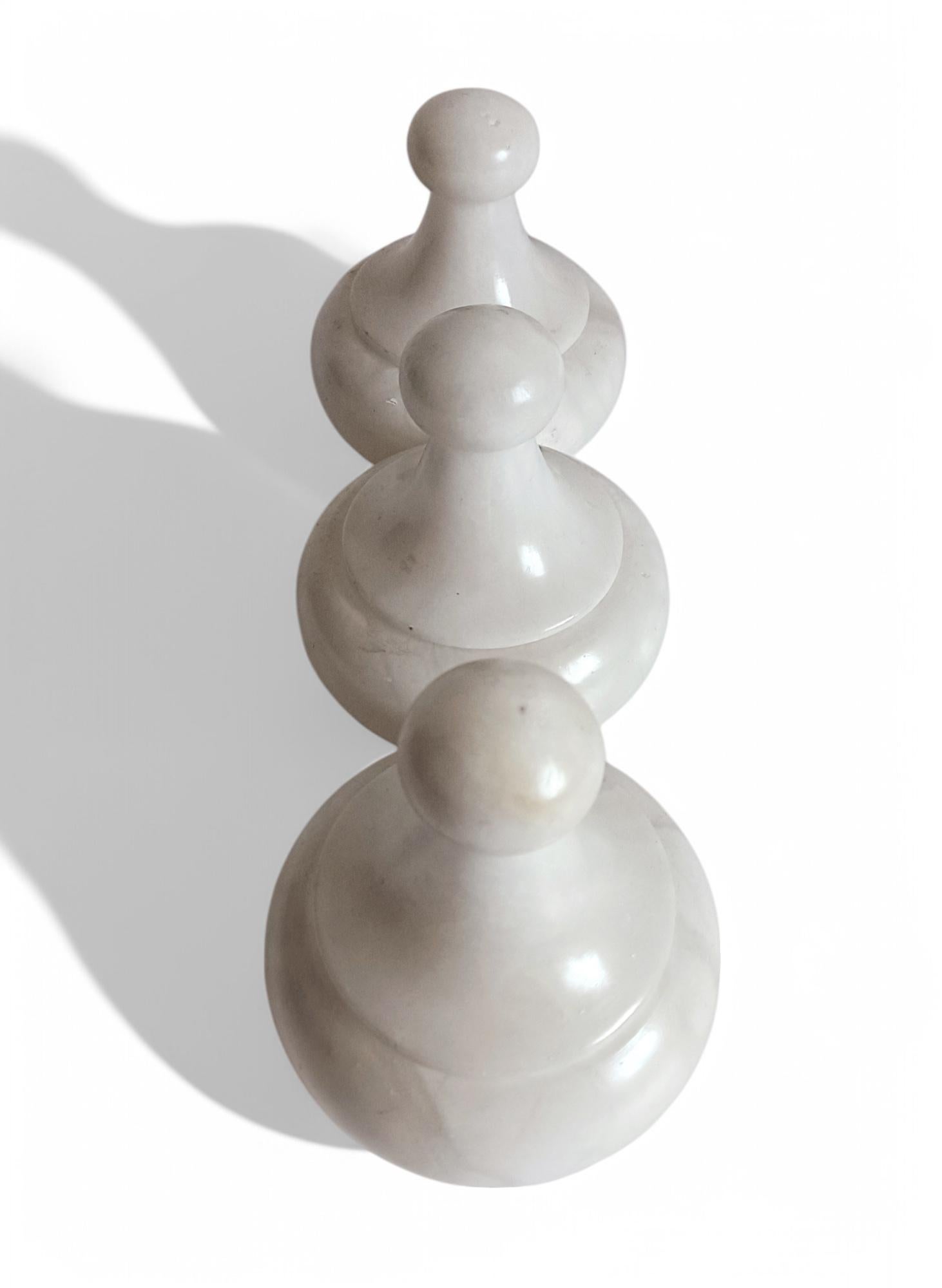 Set aus drei Urnen aus weißem Alabaster mit Deckel im Art déco-Stil, handgefertigt in Spanien, 1930er Jahre im Angebot 6