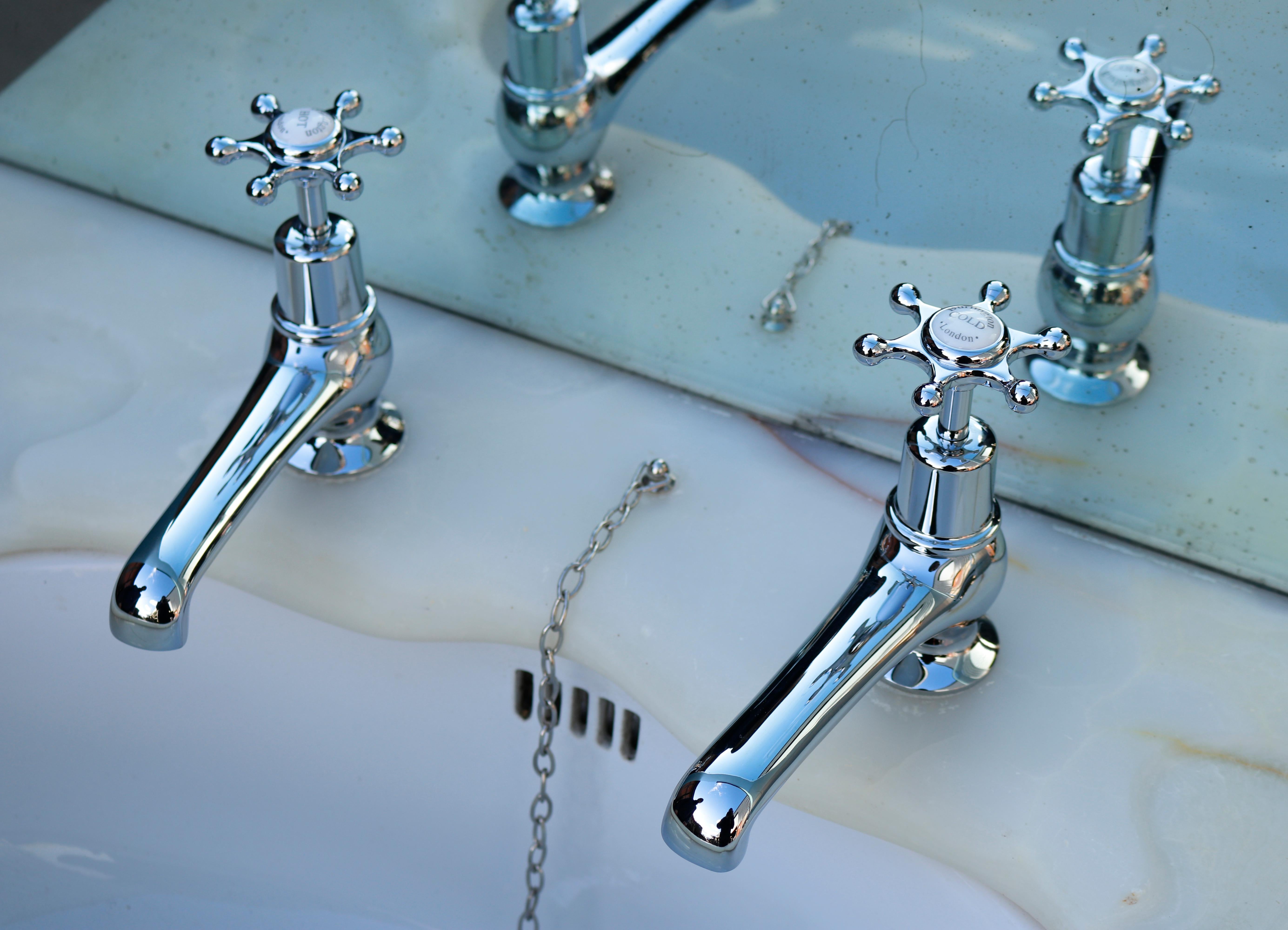 Alabaster-Waschbecken mit Ständer im Art déco-Stil im Zustand „Gut“ im Angebot in Wormelow, Herefordshire