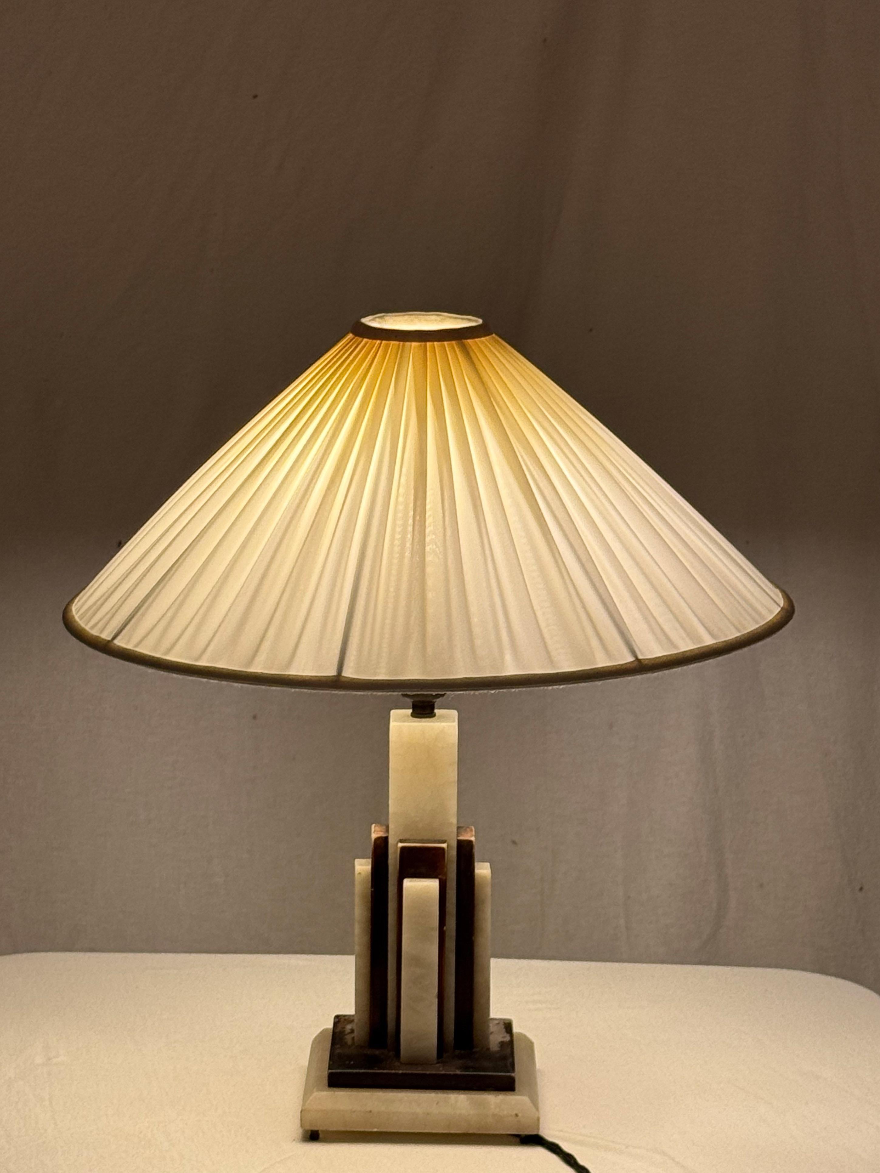Lampe de table Art Déco en albâtre en vente 3