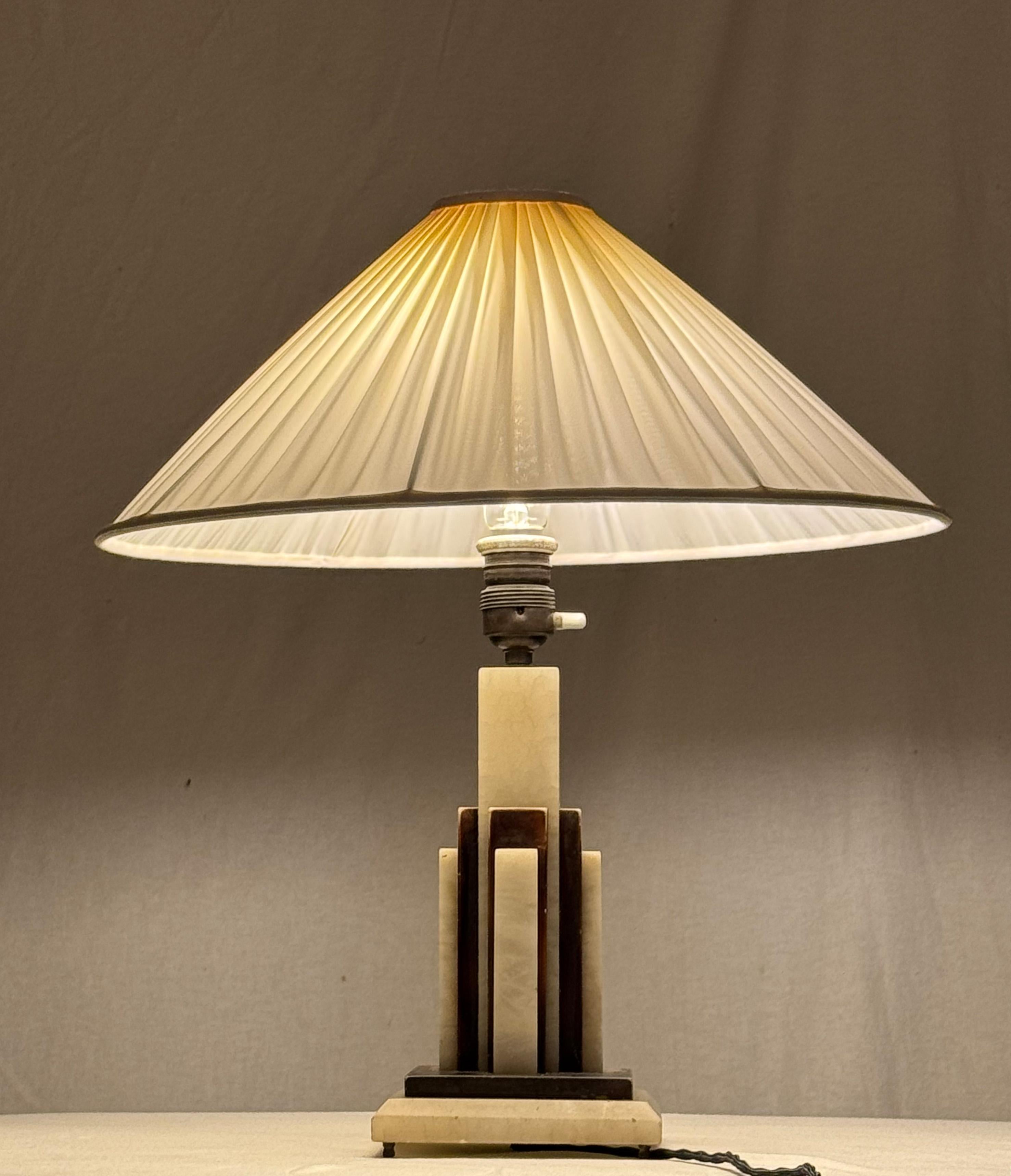 Lampe de table Art Déco en albâtre en vente 5