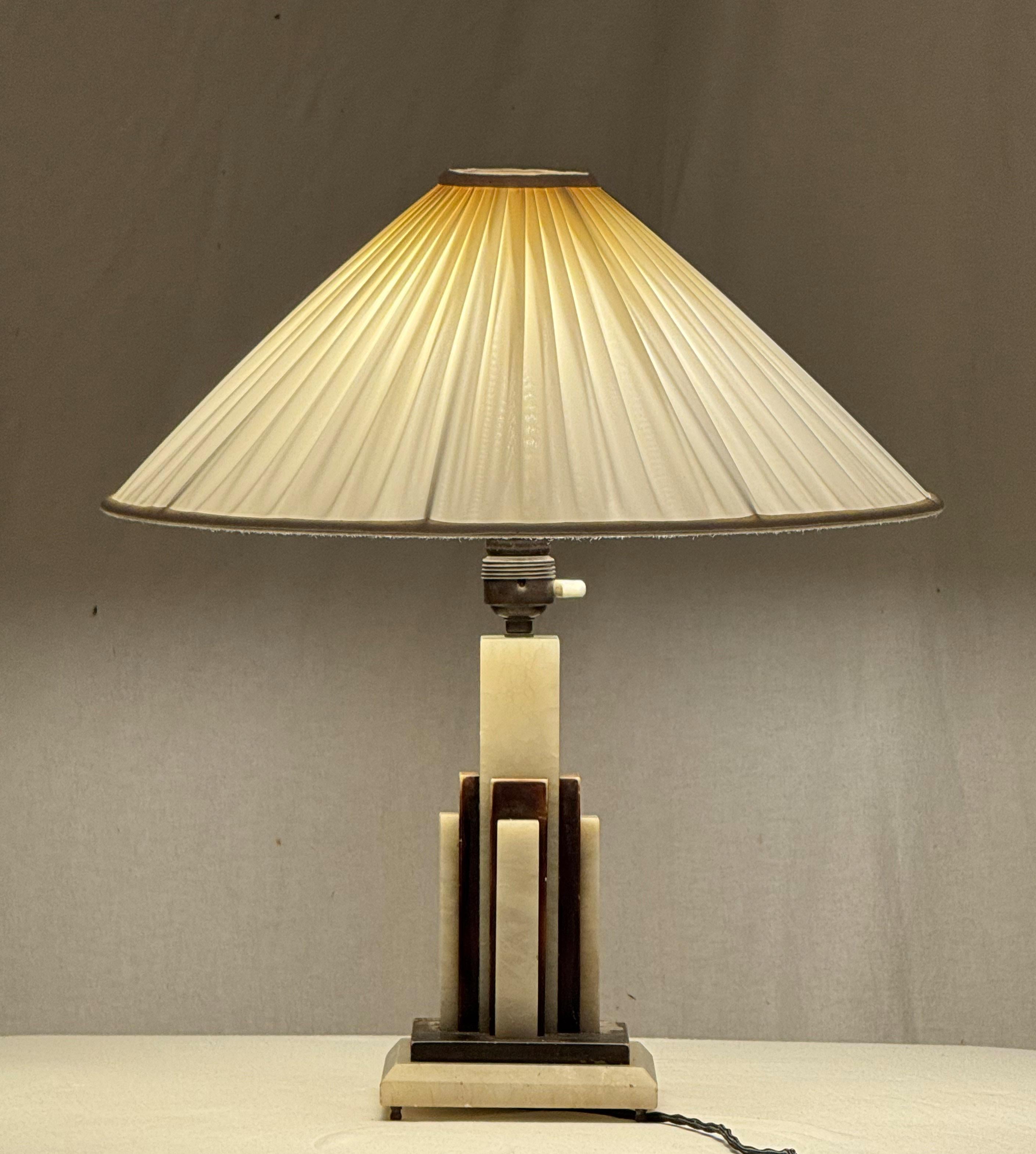Lampe de table Art Déco en albâtre en vente 7