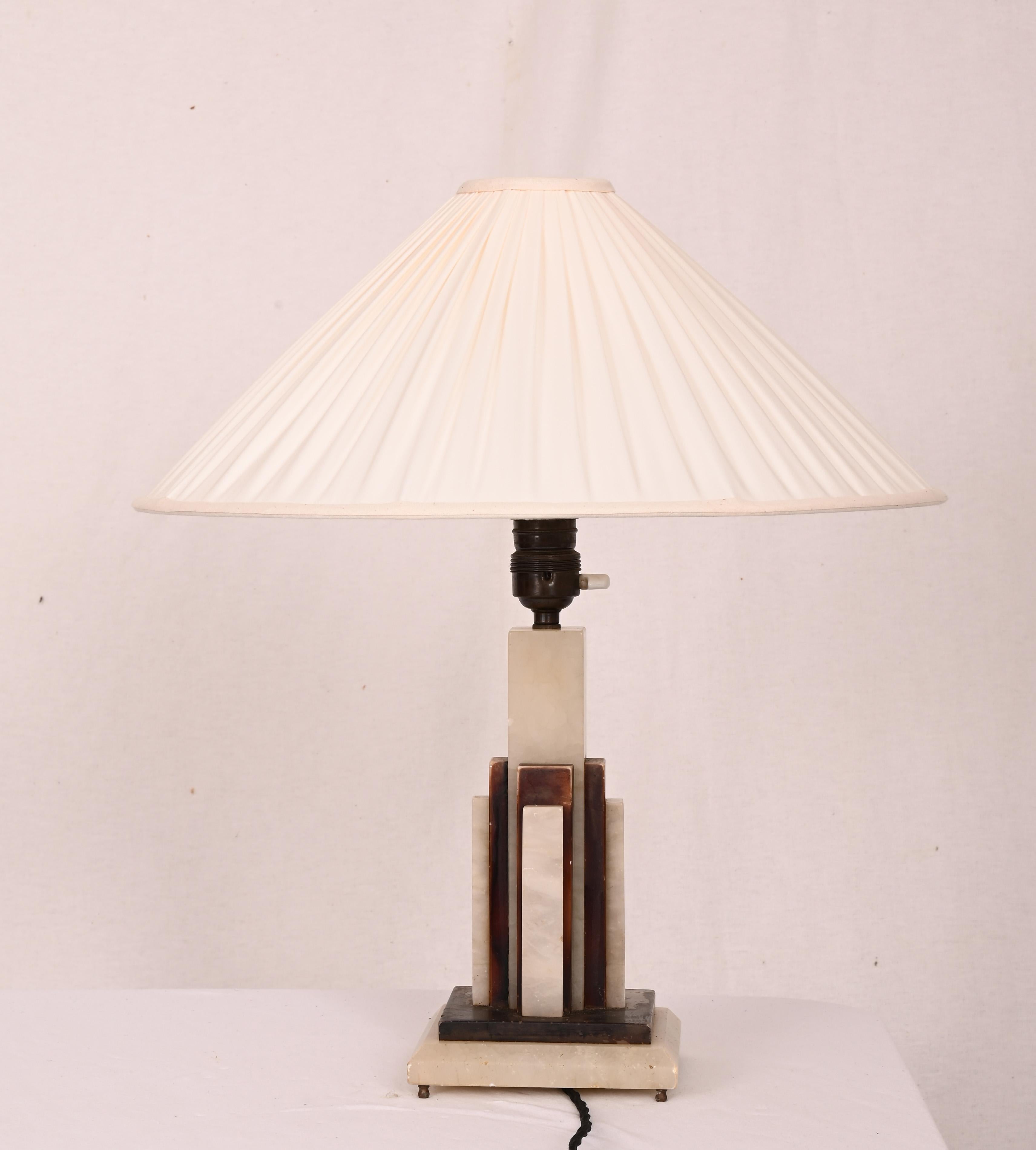 Lampe de table Art Déco en albâtre en vente 2