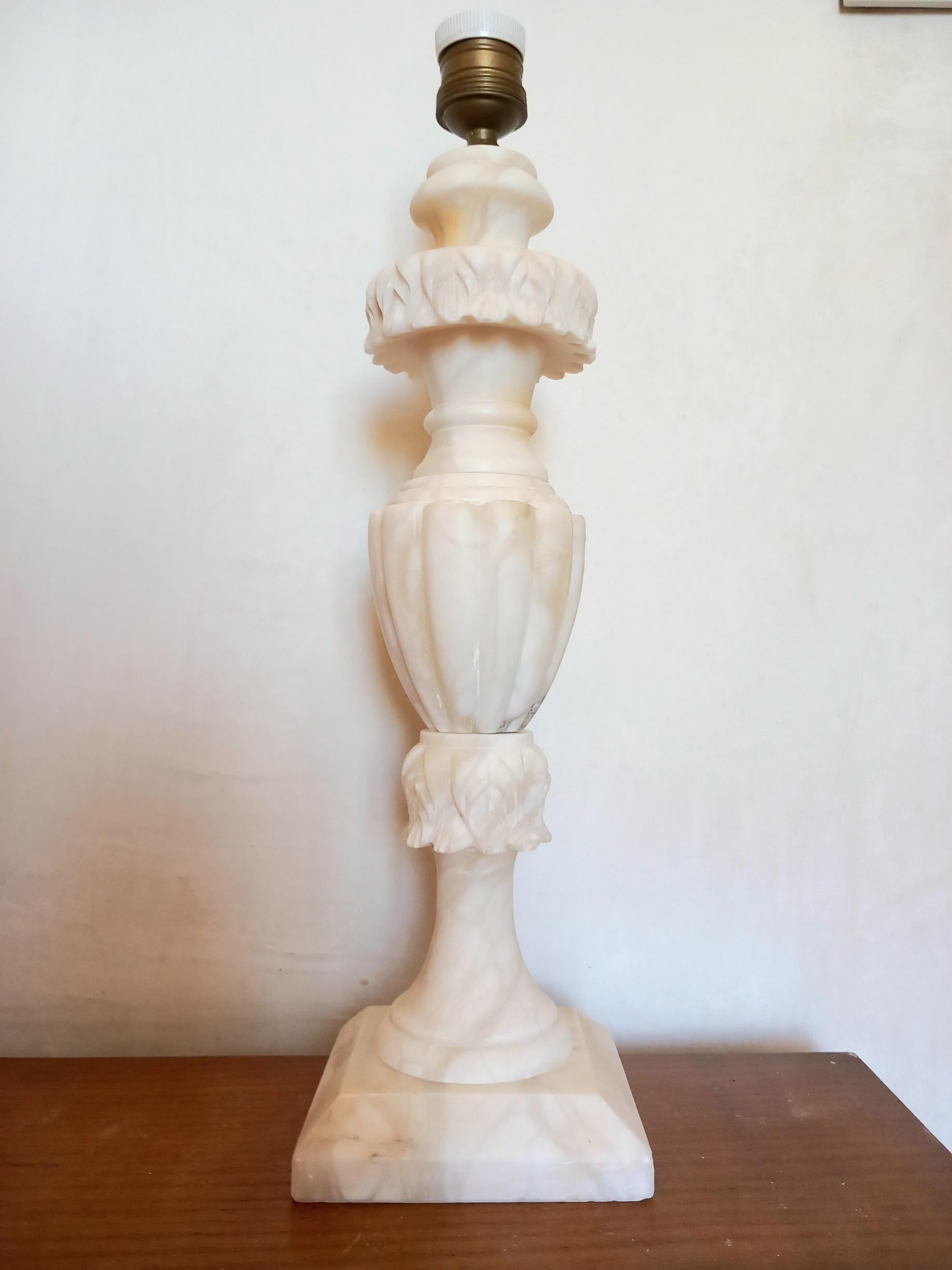 Art Deco Alabaster Table Lamp White Color For Sale 5