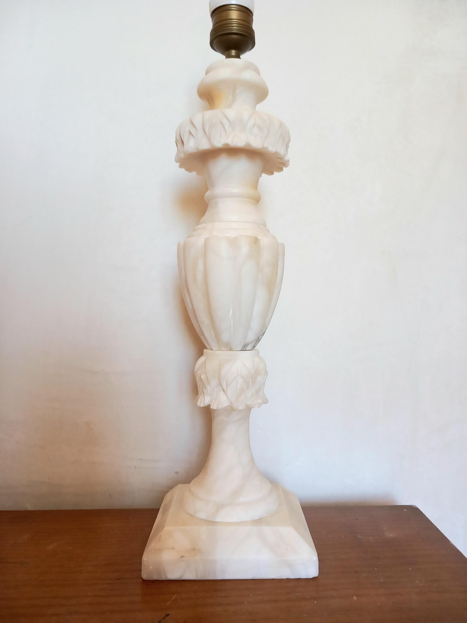 Art-Déco-Tischlampe aus Alabaster, weiße Farbe im Angebot 7