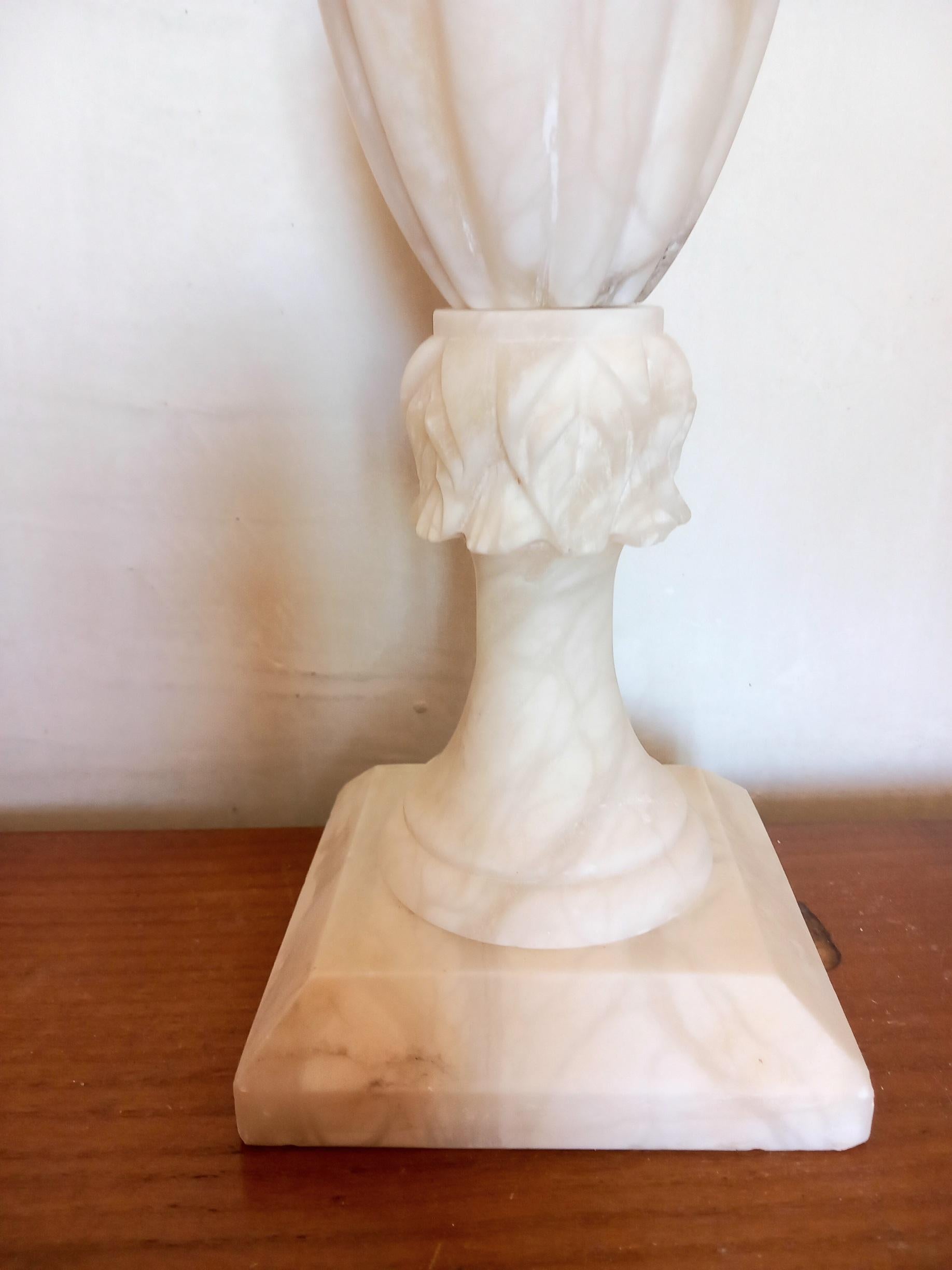 Art Deco Alabaster Table Lamp White Color For Sale 2