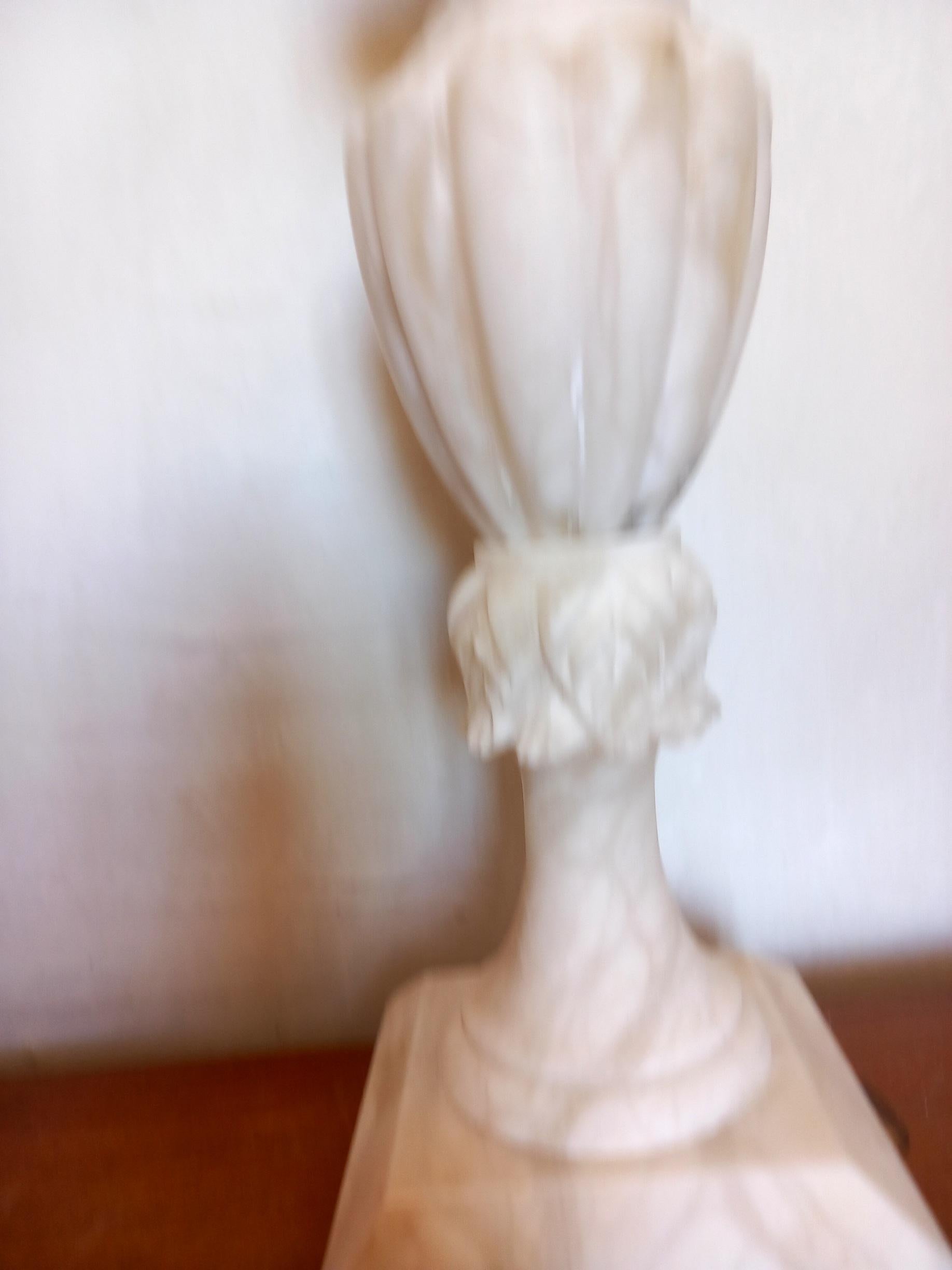 Art Deco Alabaster Table Lamp White Color For Sale 3
