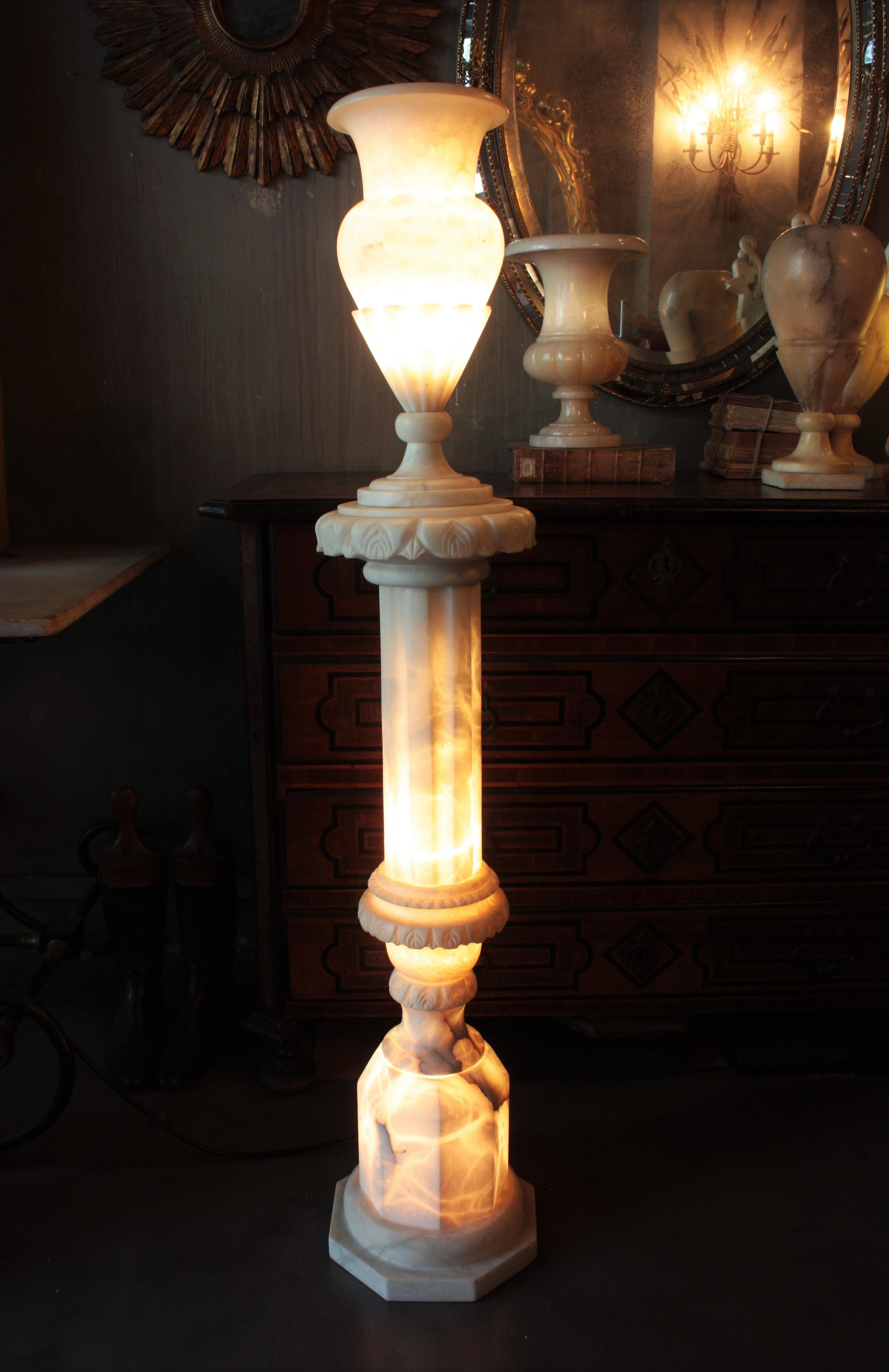 Alabaster Neoclassical Urn on Column Pedestal Floor Lamp, Art Deco Period For Sale 4