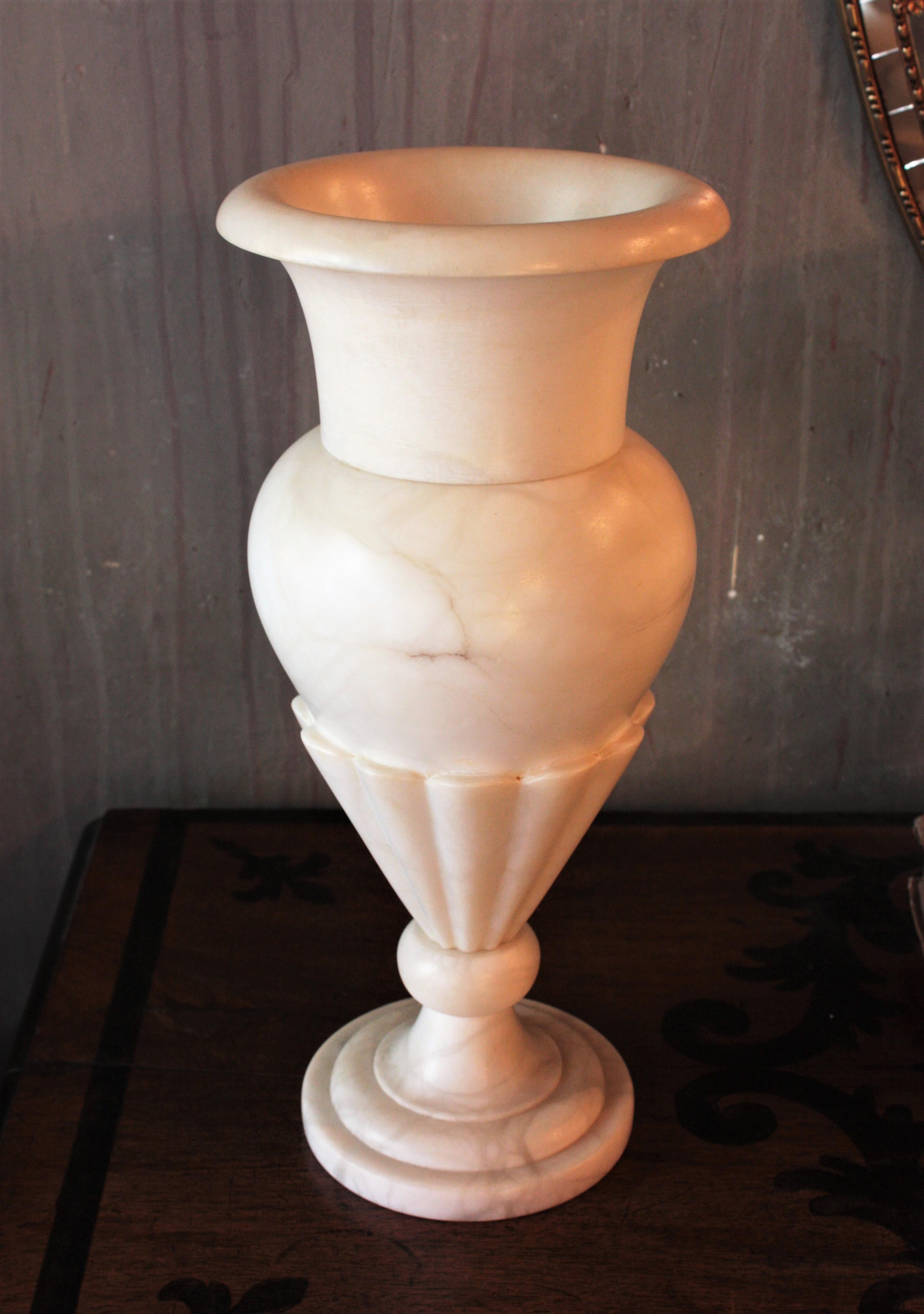 20th Century Alabaster Neoclassical Urn on Column Pedestal Floor Lamp, Art Deco Period For Sale