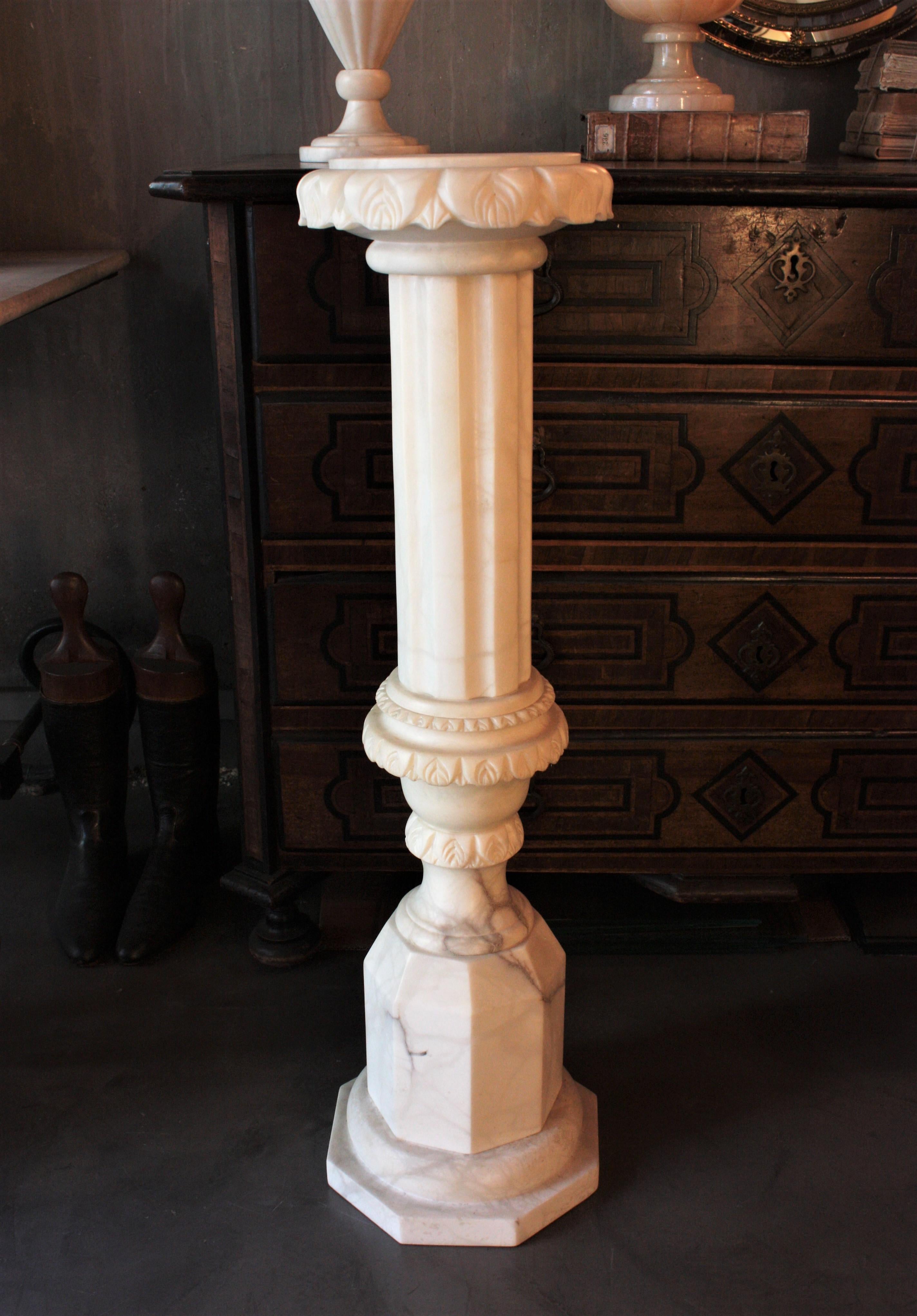Alabaster Neoclassical Urn on Column Pedestal Floor Lamp, Art Deco Period For Sale 1