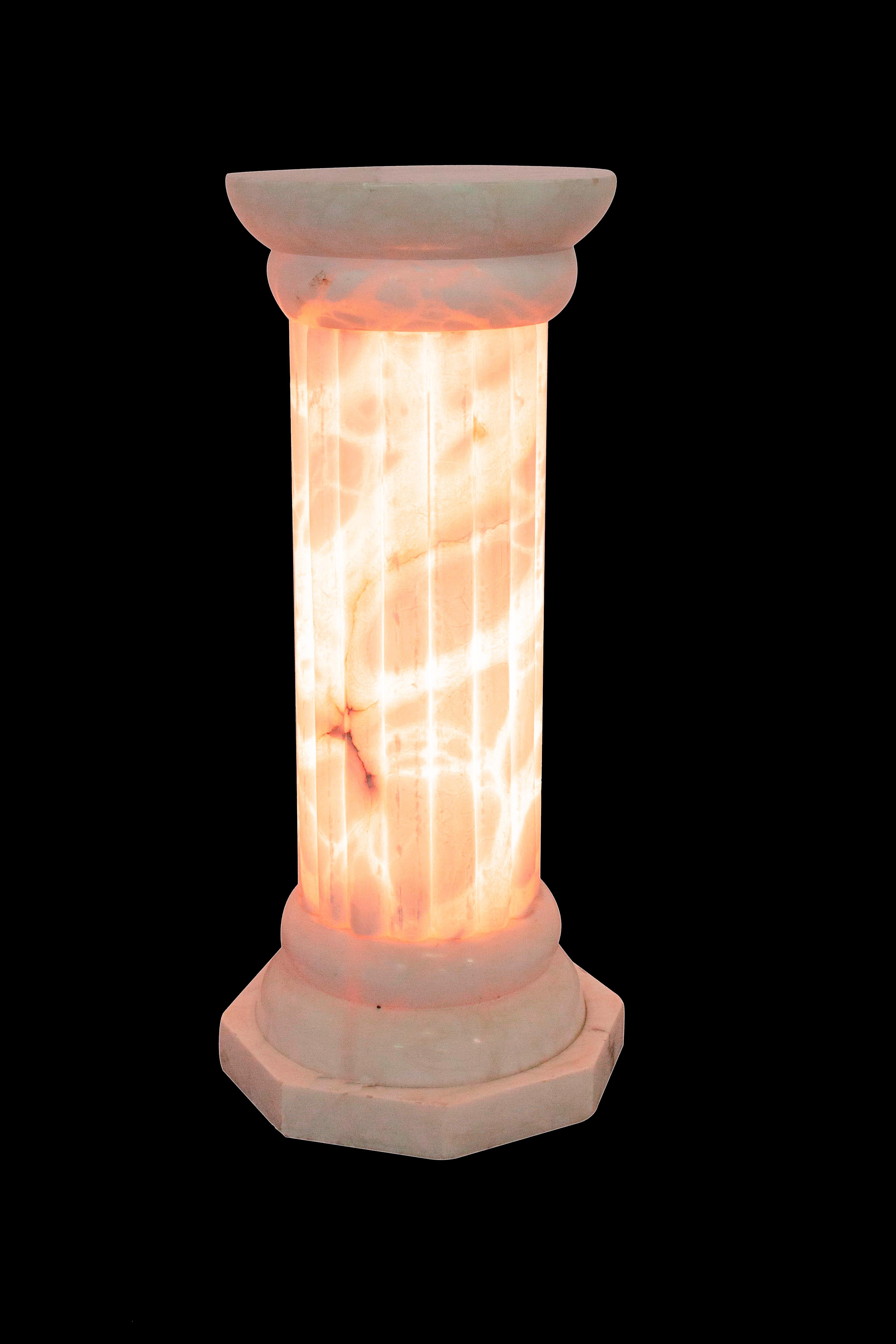 Neoclassic column early 20th century Art Deco Albaster lamp
French vintage alabaster column lamp with beautiful veining.
Very soft and warm light in your interior, patio or garden.
Italian white albaster marble with black veining.
Handcrafted in
