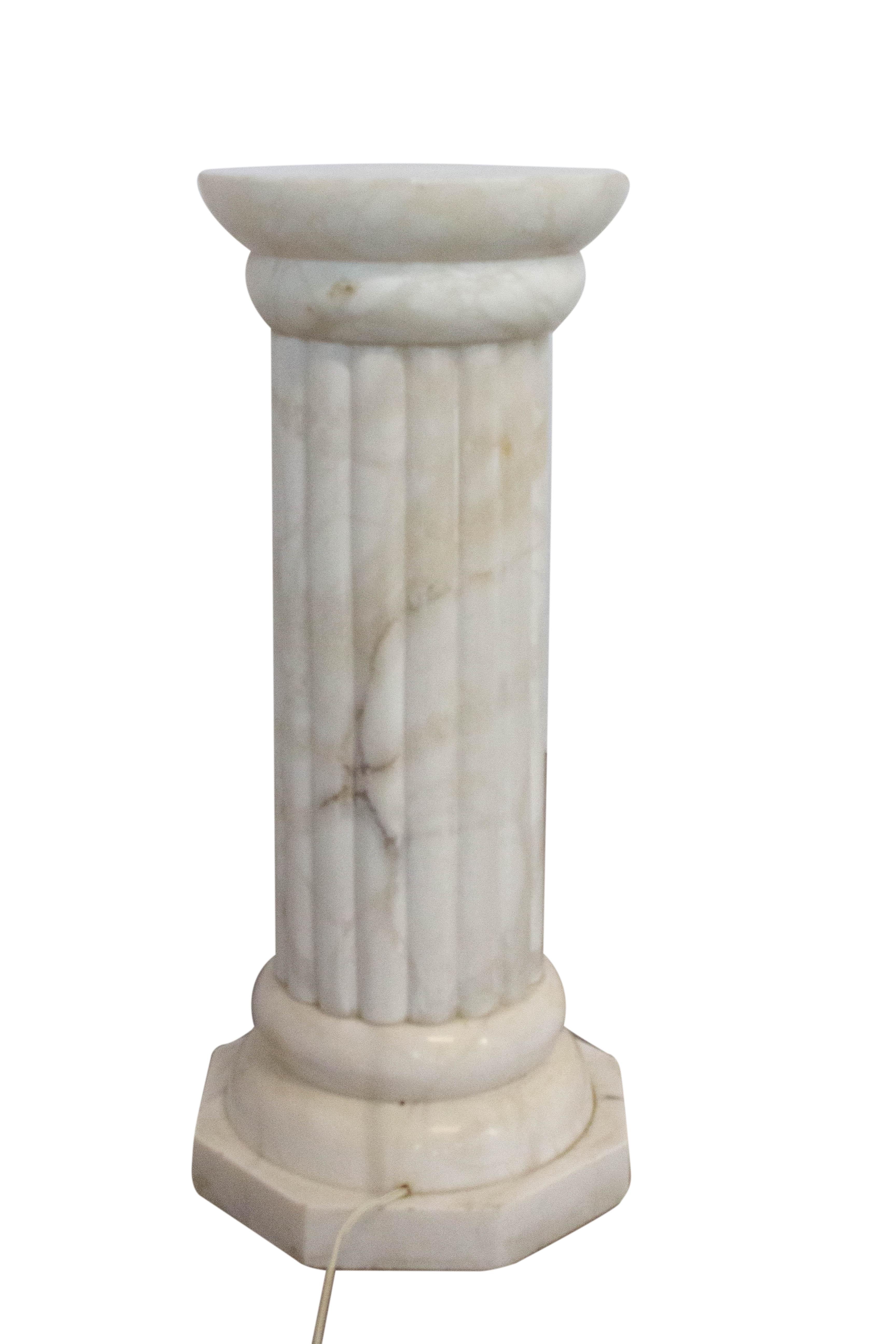 Art-Déco-Alabasterlampe Neoklassizistische Säule, Vintage, frühes 20. Jahrhundert (Art déco) im Angebot