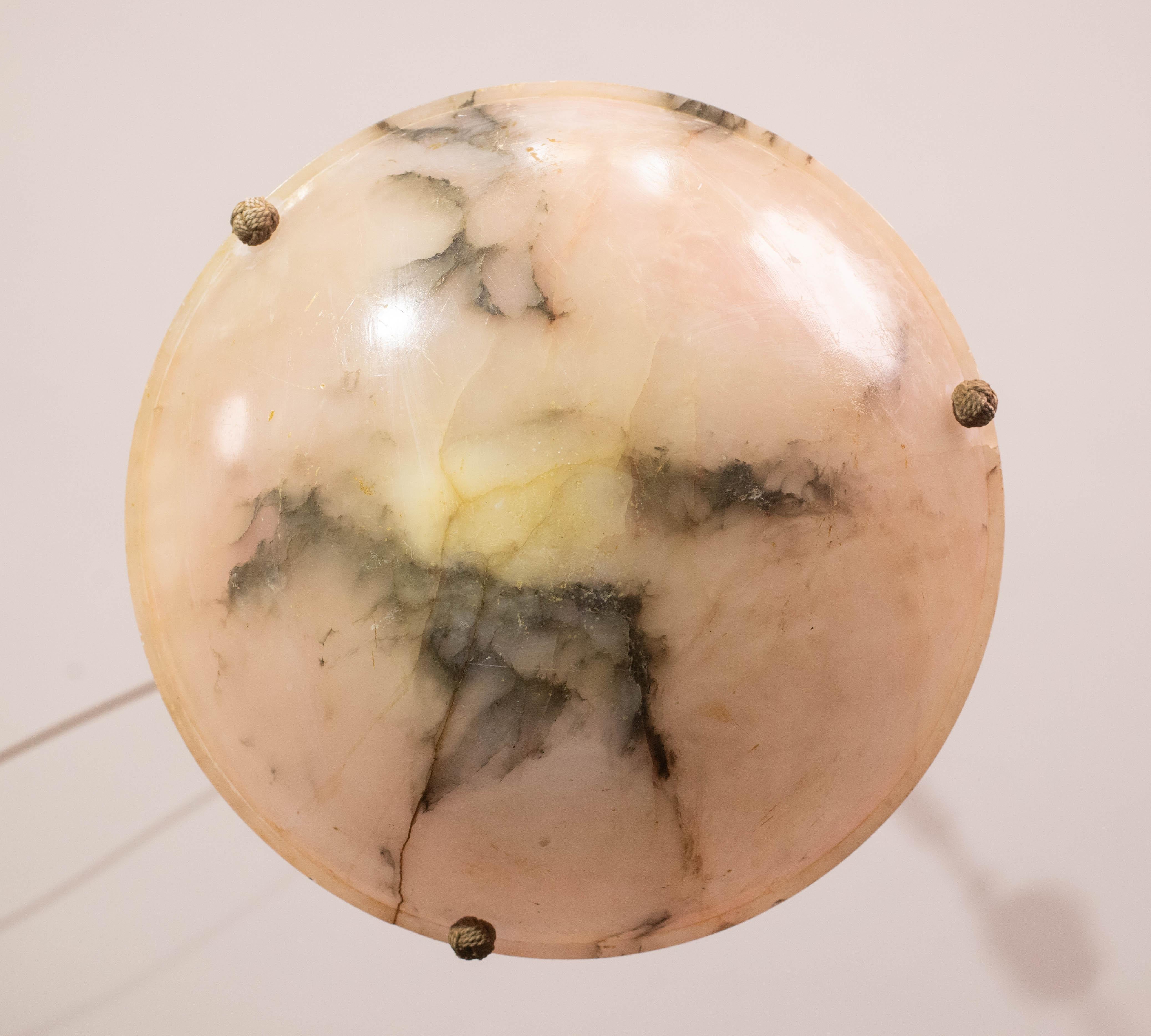 Araña Art Decò Albaster blanca y rosa, años 50 Europeo en venta