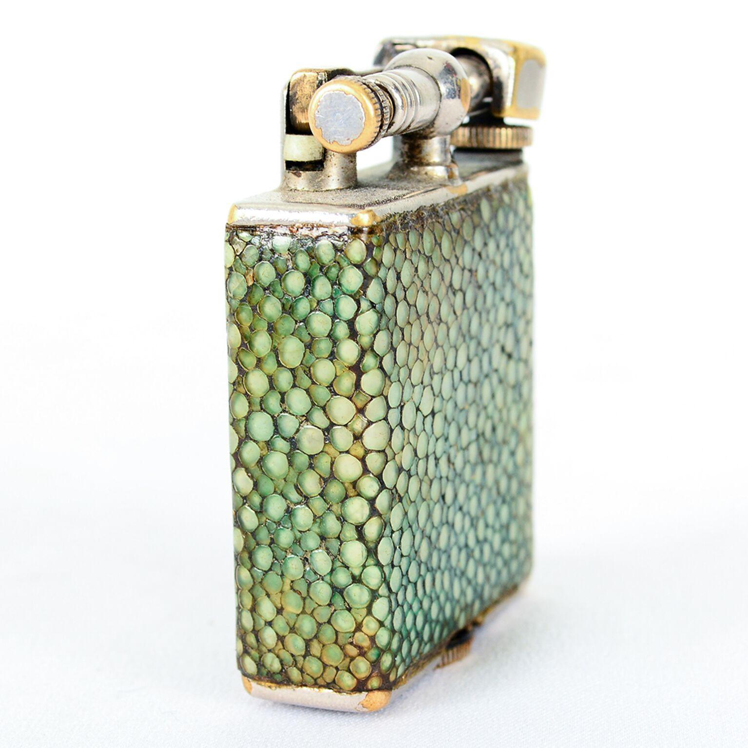 Mid-20th Century Art Deco Alfred Dunhill England Parker Beacon Efficient Lighter Shagreen