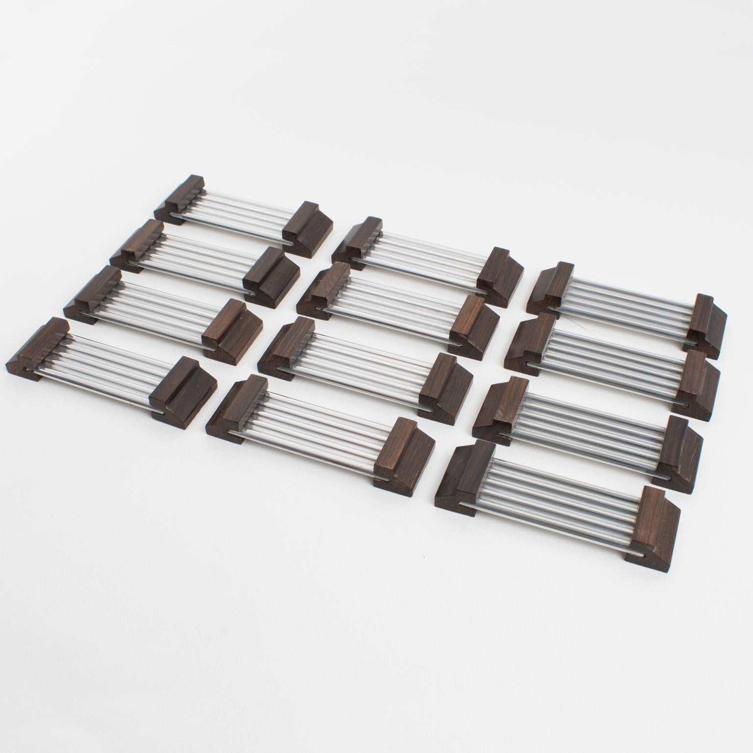 Porte-couteaux à pinces Art Déco en aluminium et bois de macassar, 12 pièces dans leur boîte en vente 2