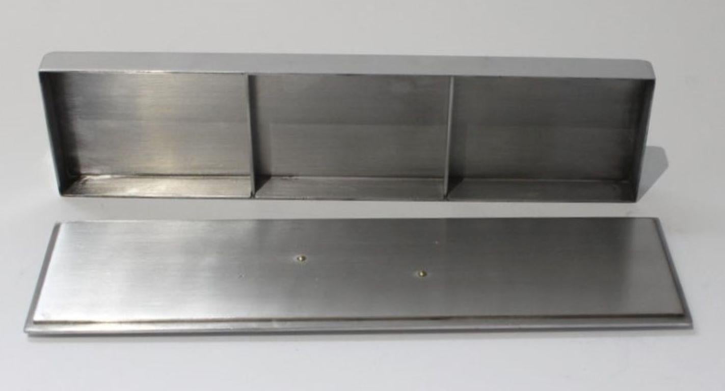 Américain Boîte en aluminium Art Déco de Kensington en vente