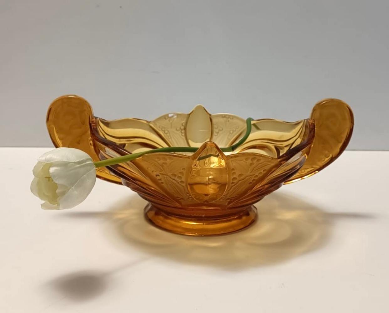 Tedesco Ciotola o centrotavola in vetro soffiato ambrato Art Deco di Brockwitz, Germania in vendita