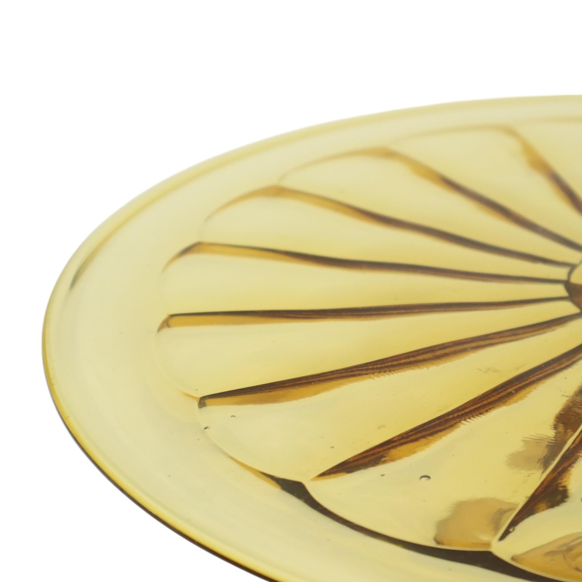 Art Deco Bernstein Kuchen Schale Rosaline Depression Glas Verrerie Scailmont im Zustand „Gut“ im Angebot in Poperinge, BE