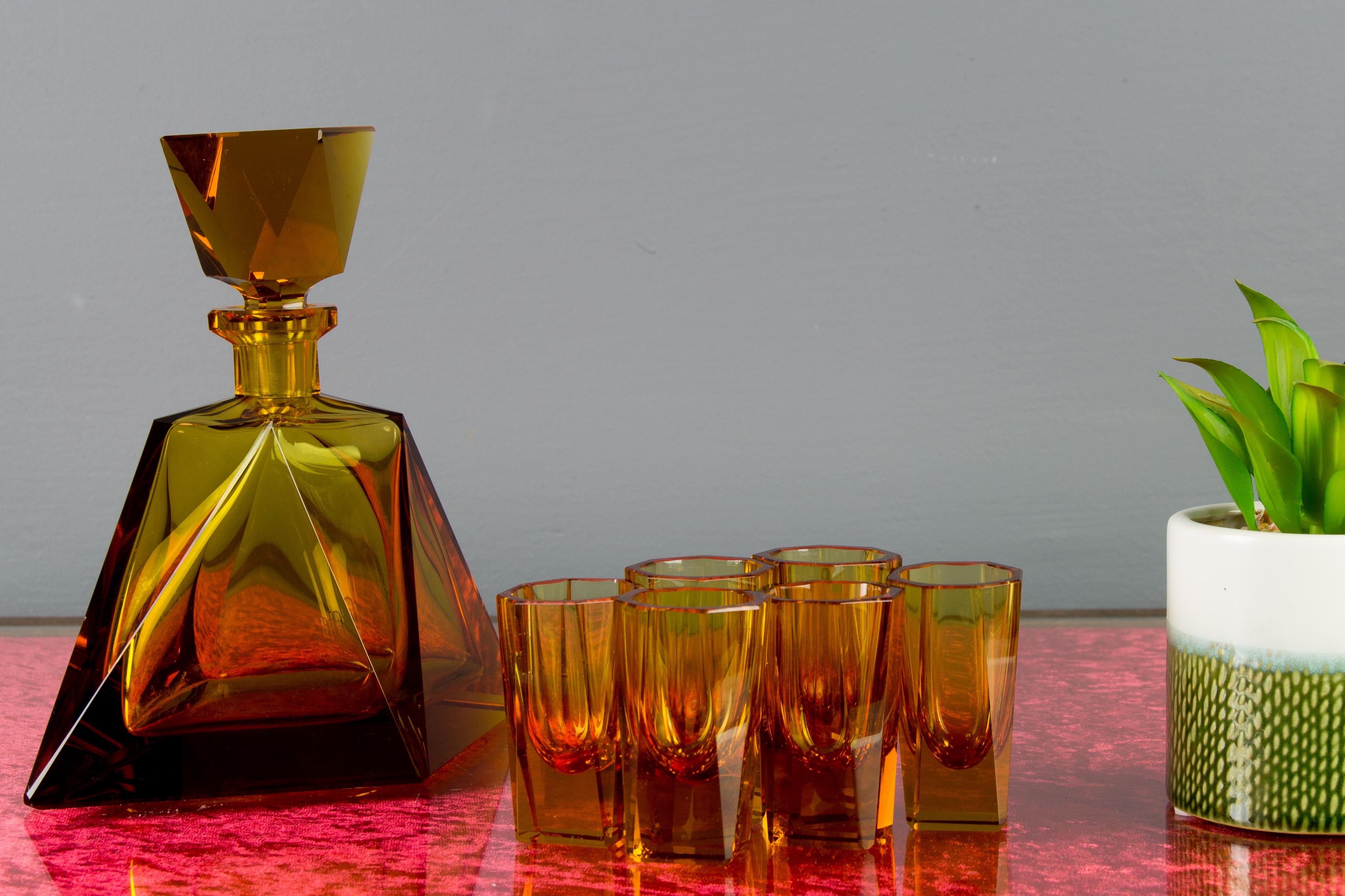 Mid-20th Century Art Deco Amber Colored Bohemian Glass Decanter and 6 Glasses Set, 1930s