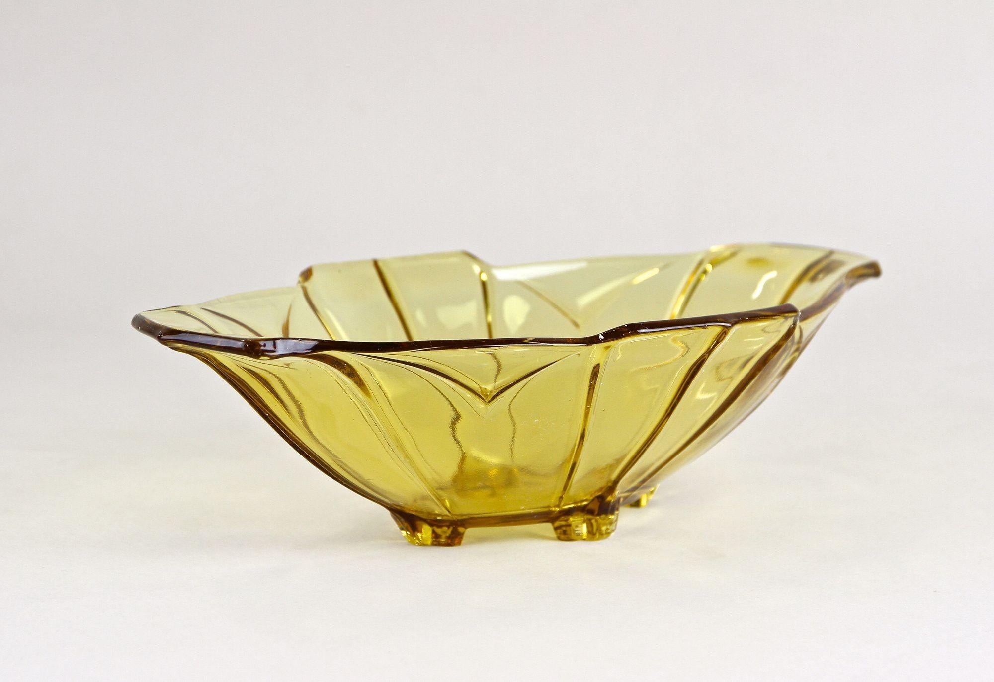 Art Deco Amber Colored Glass Jardiniere/ Bowl, 20th Century, Austria, circa 1920 For Sale 6
