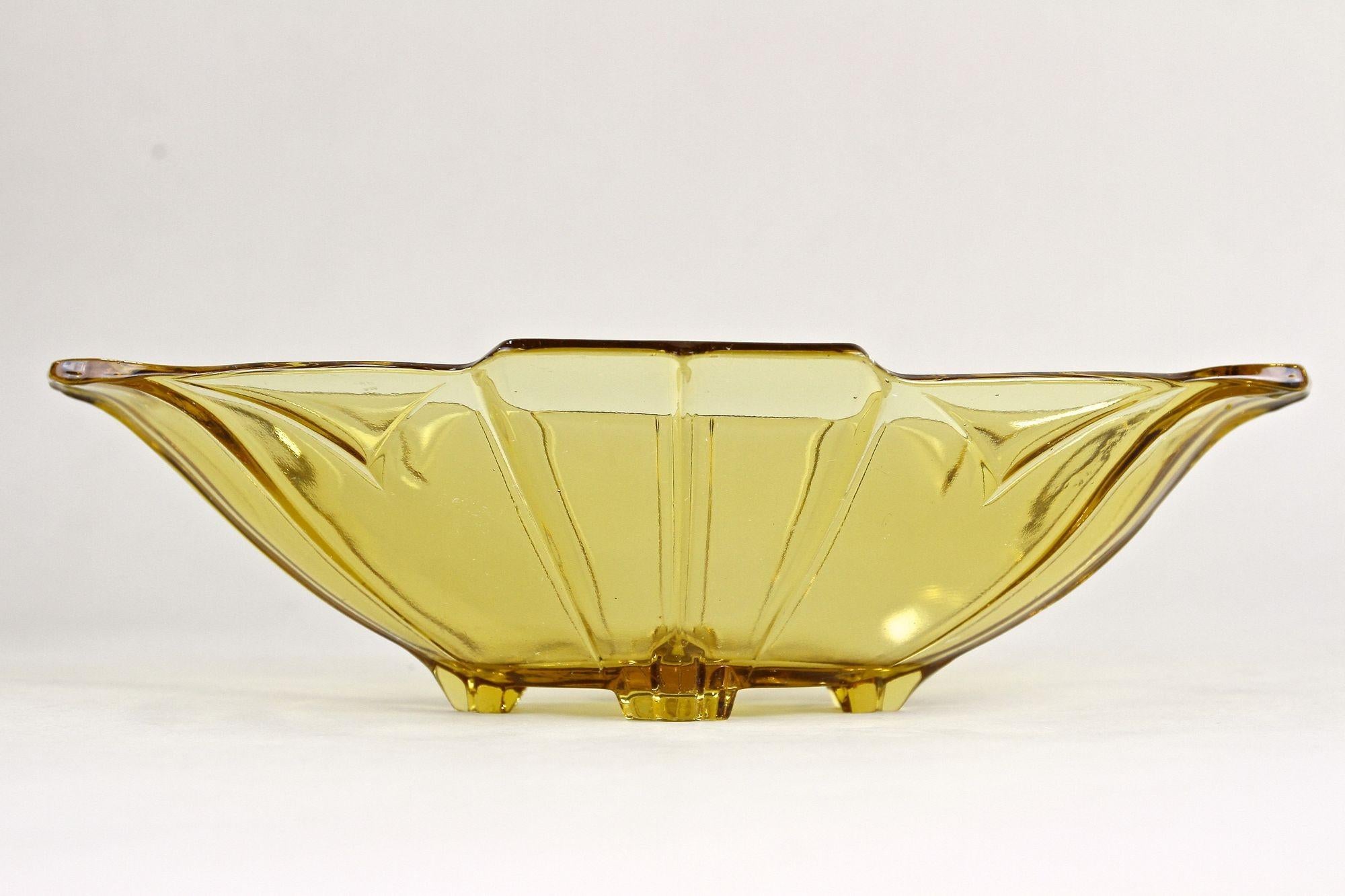 Art Deco Amber Colored Glass Jardiniere/ Bowl, 20th Century, Austria, circa 1920 For Sale 7