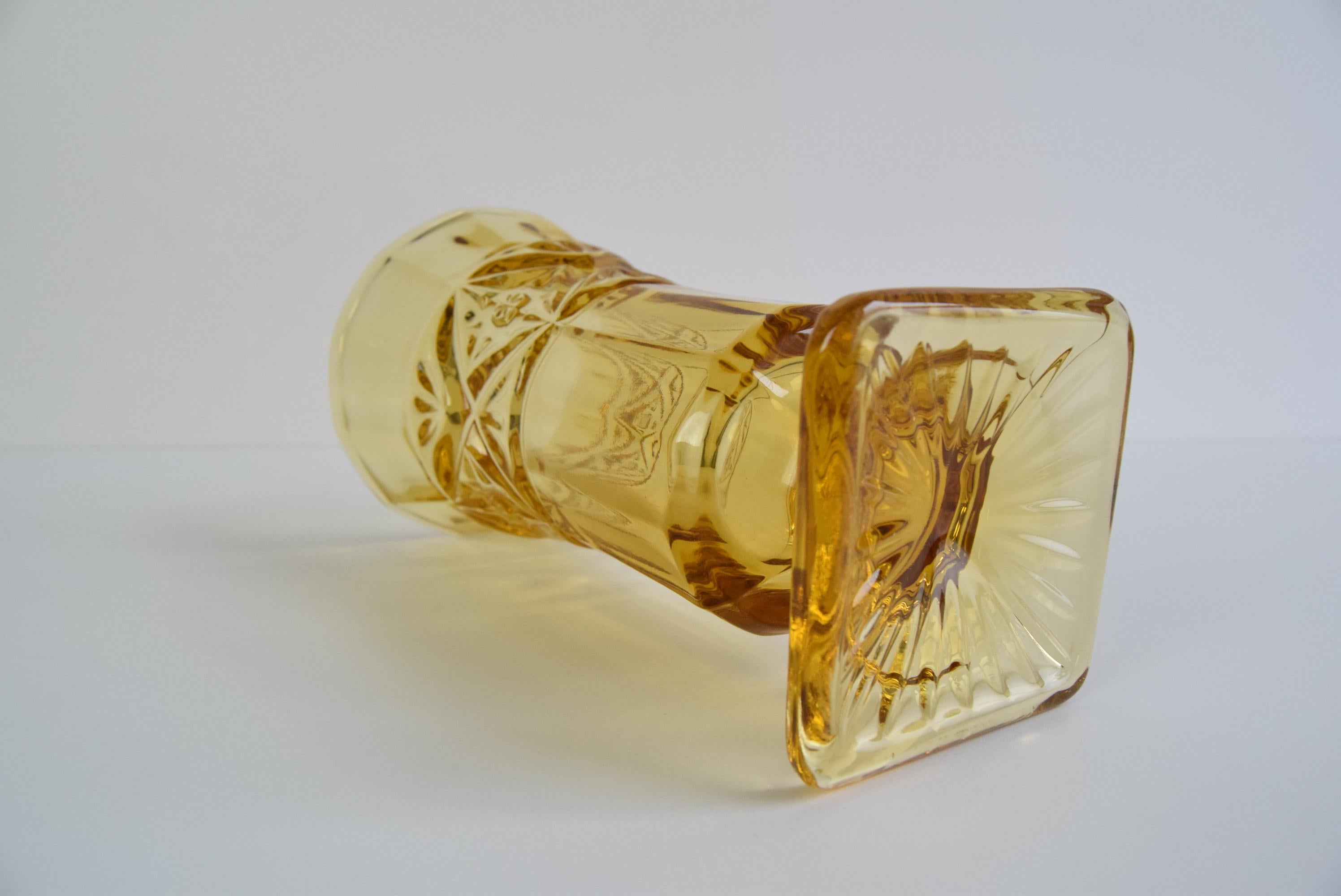 Vetro artistico Vaso in vetro ambrato Art Deco, anni '40. in vendita
