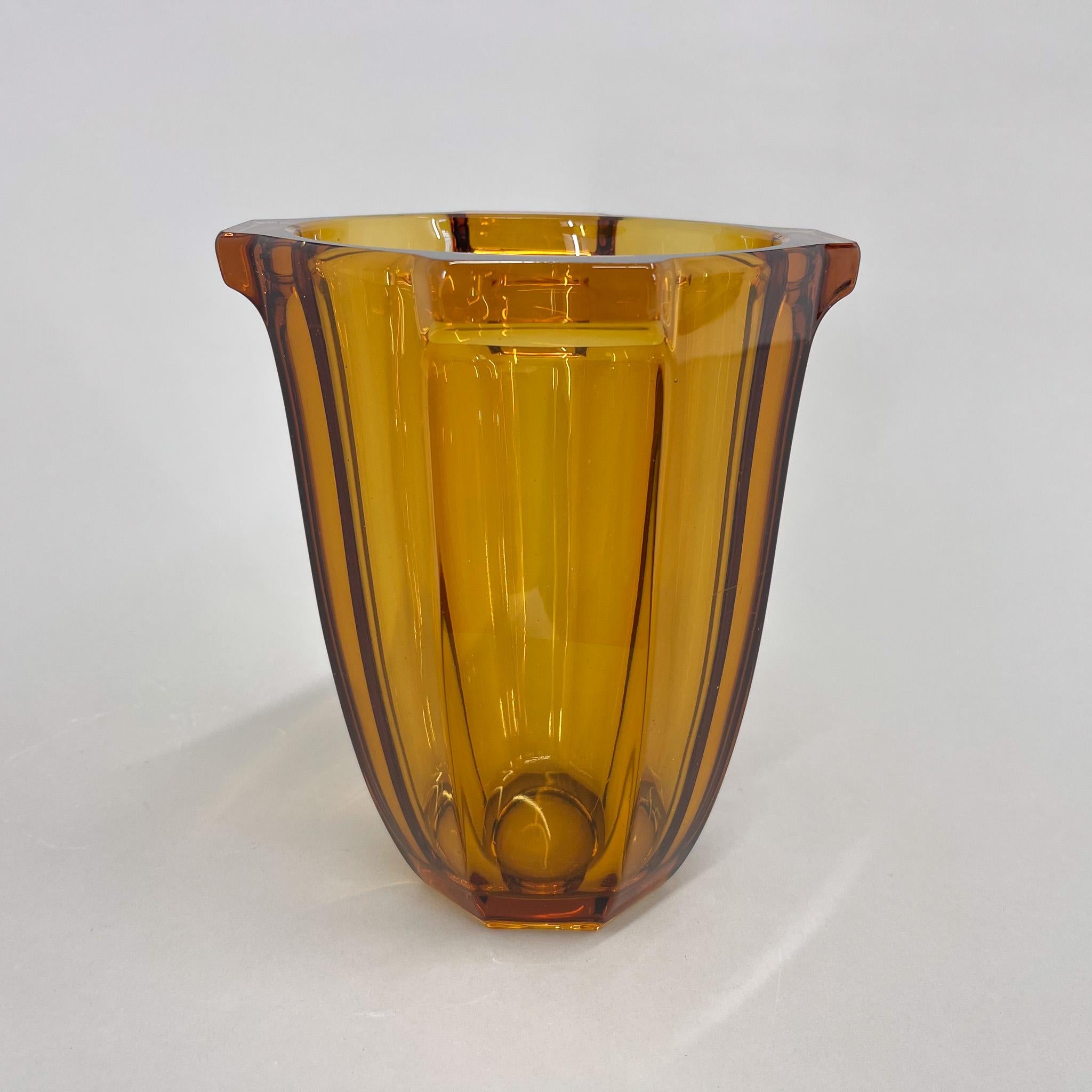 Art Deco Amber Glass Vase by Rudolf Schrotter, 1930s For Sale 5