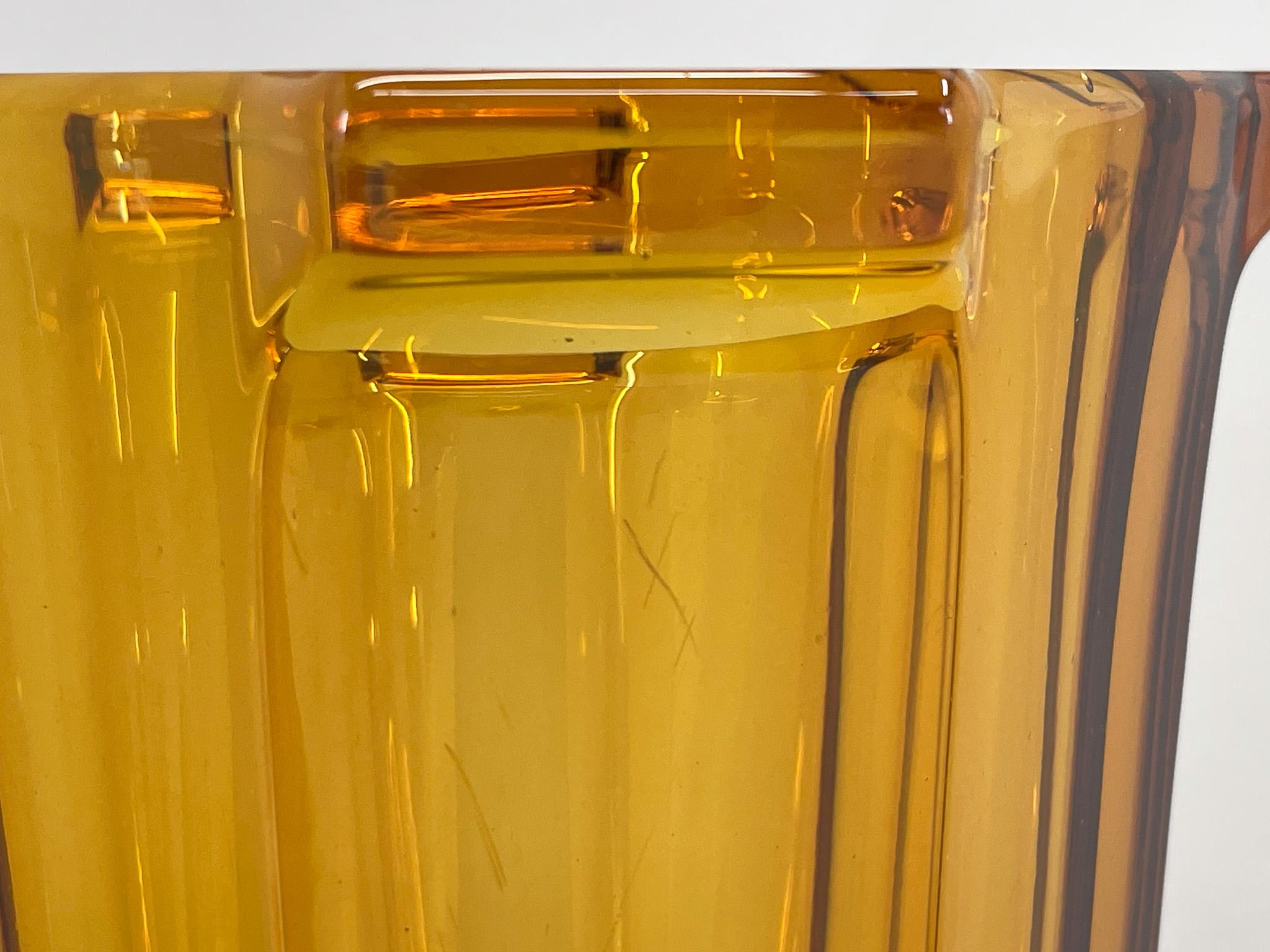 Vase en verre ambré Art Déco de Rudolf Schrotter, années 1930 en vente 1