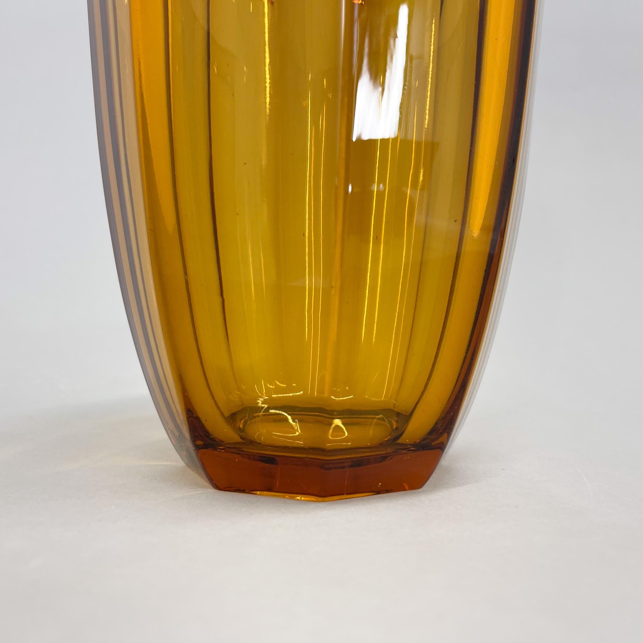 Art Deco Amber Glass Vase by Rudolf Schrotter, 1930s For Sale 4