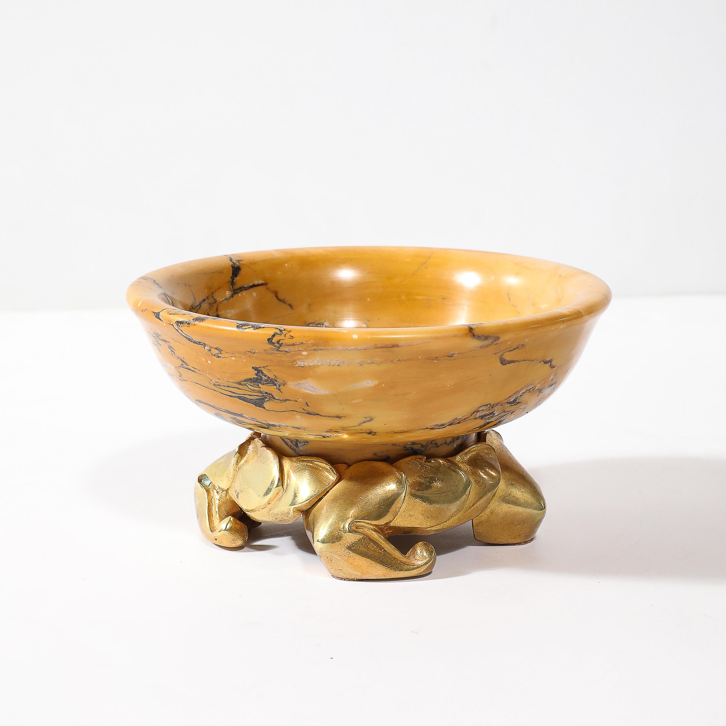Plato Art Decó de Mármol Ámbar Dorado con Base Estilizada de Bronce Dorado Oro en venta