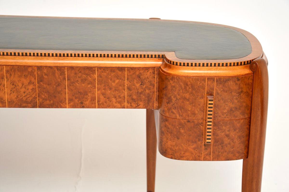 Art Deco Amboyna und Intarsien Satin Holz Lederplatte Schreibtisch im Angebot 5