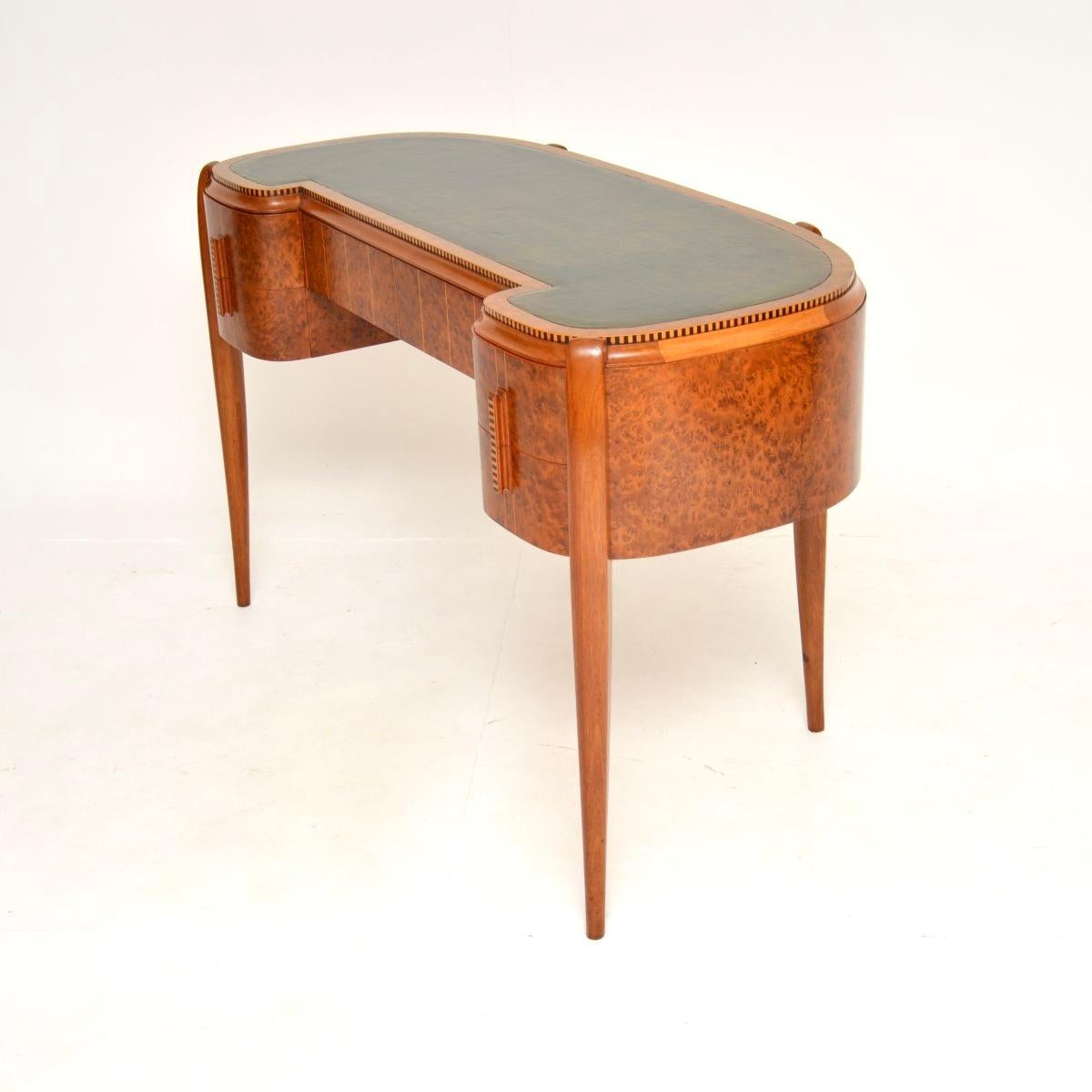 Art Deco Amboyna und Intarsien Satin Holz Lederplatte Schreibtisch im Zustand „Gut“ im Angebot in London, GB