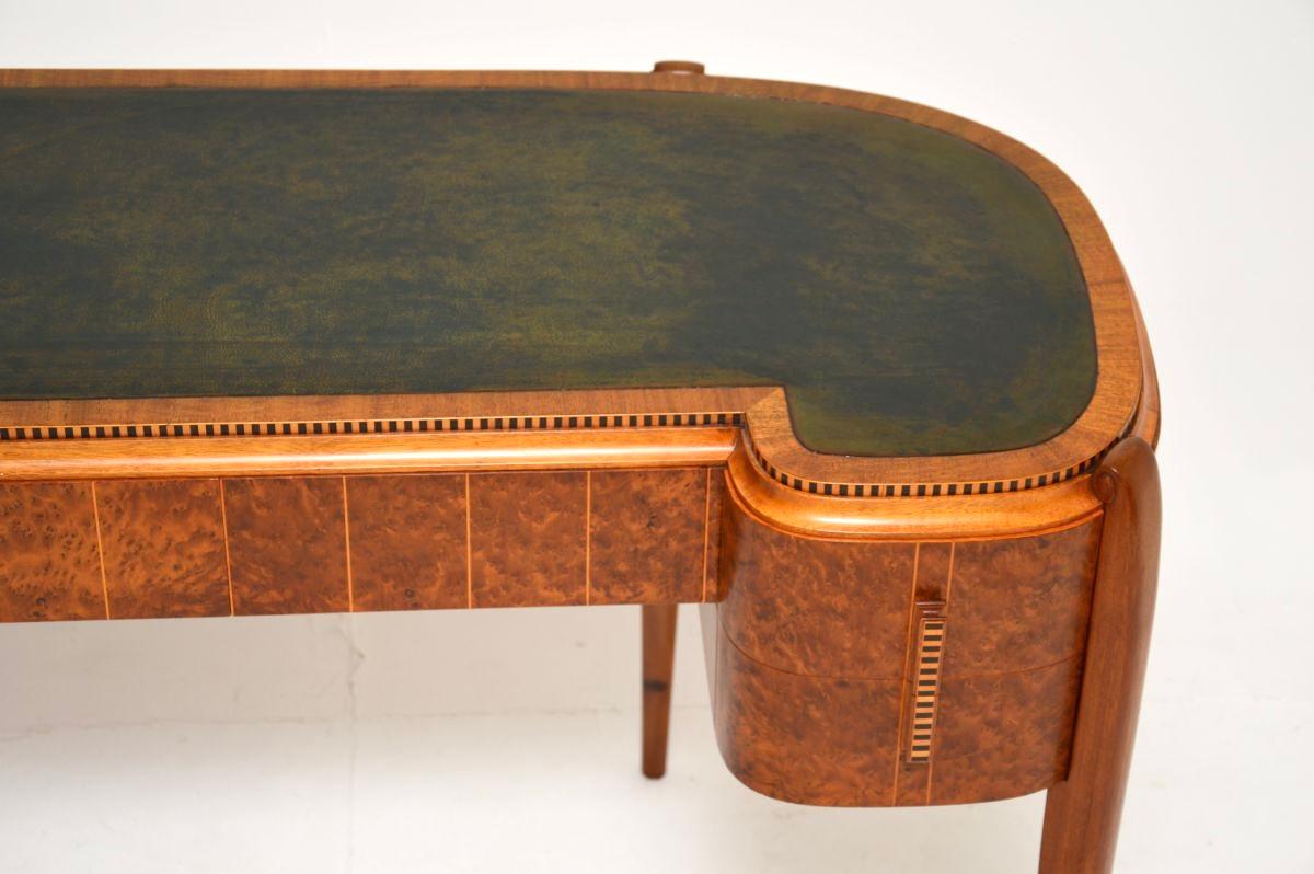Art Deco Amboyna und Intarsien Satin Holz Lederplatte Schreibtisch im Angebot 2